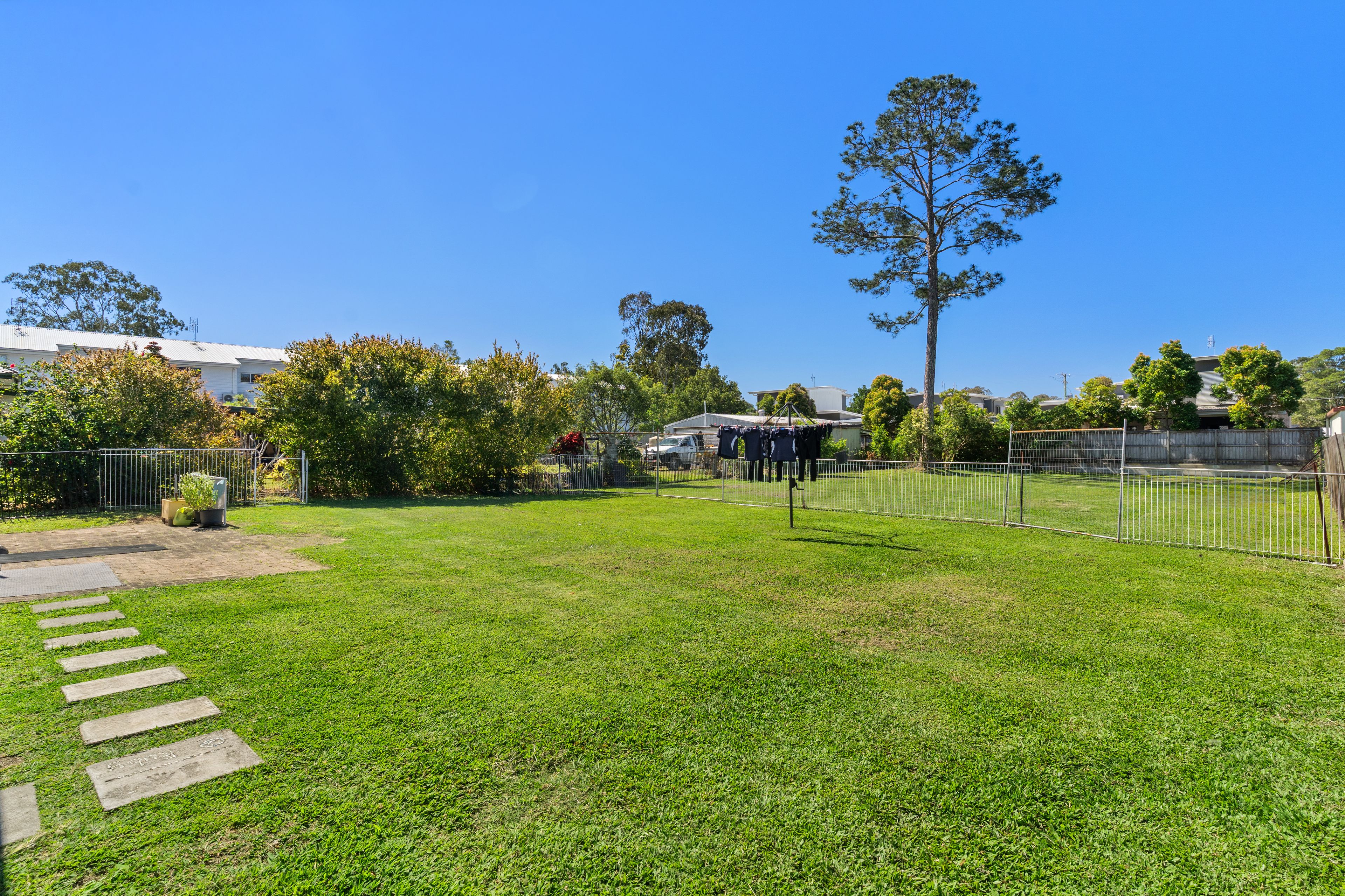 19 Maleny Street — photo 17 of 21