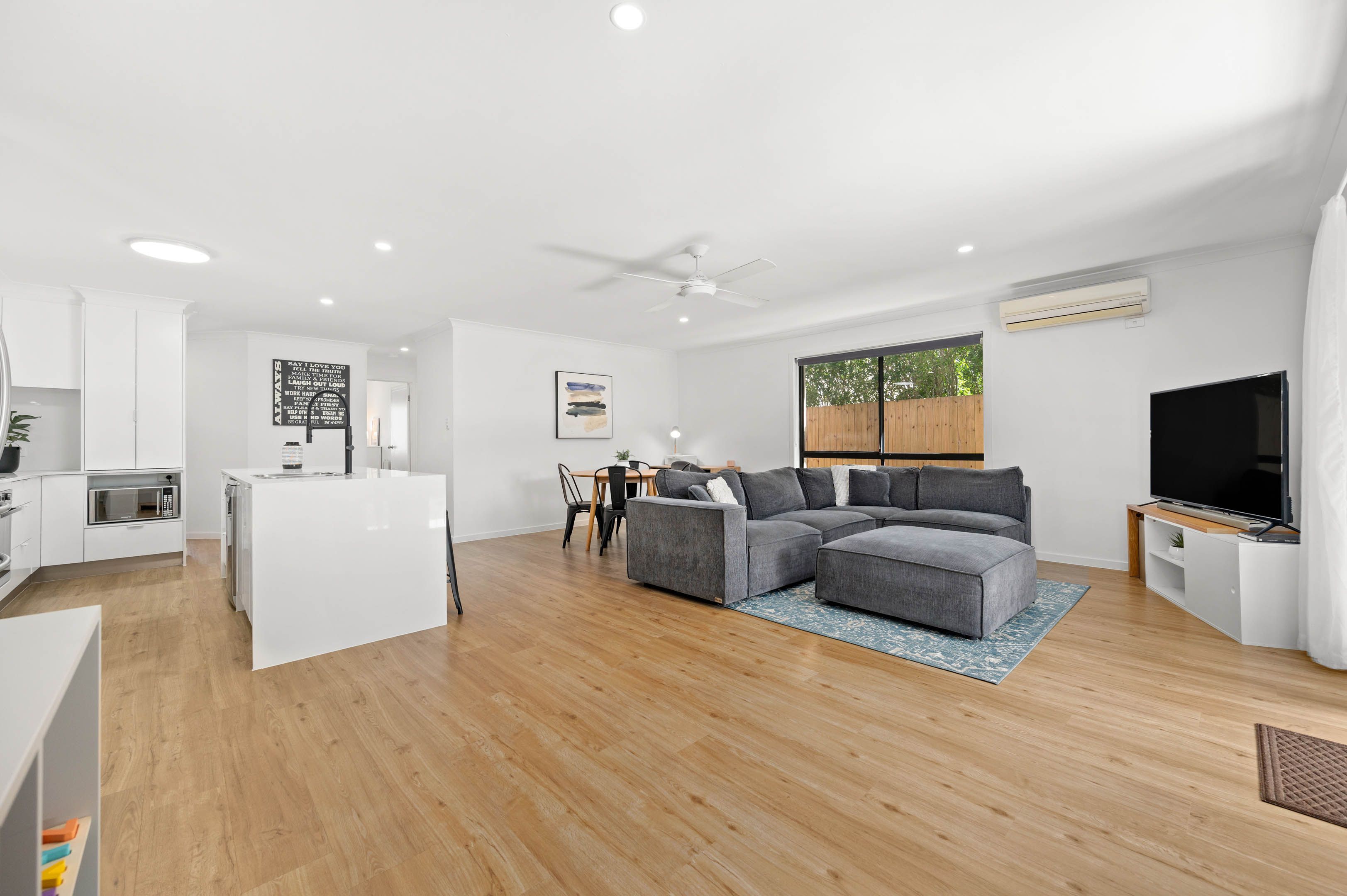 13/1 Santa Isobel Boulevard, Pacific Pines, QLD 4211