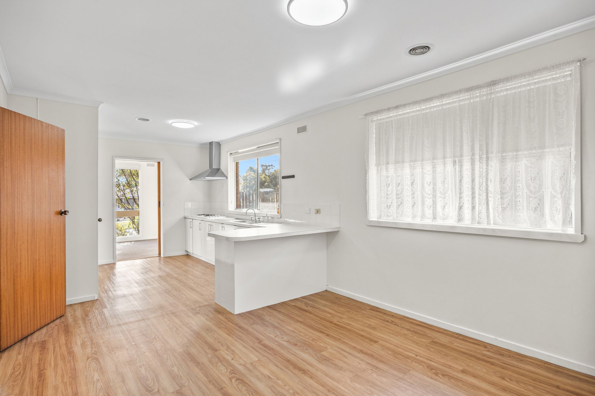 140 Albert Road — photo 6 of 17