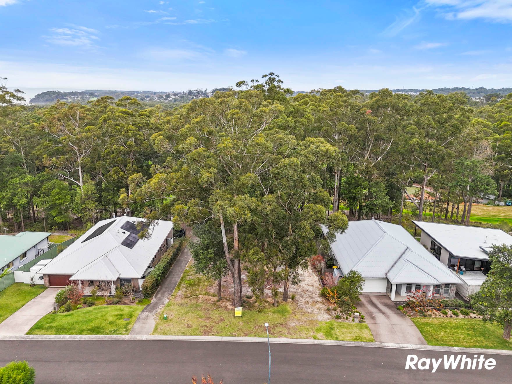 23 Yarrawonga Drive — photo 3 of 11