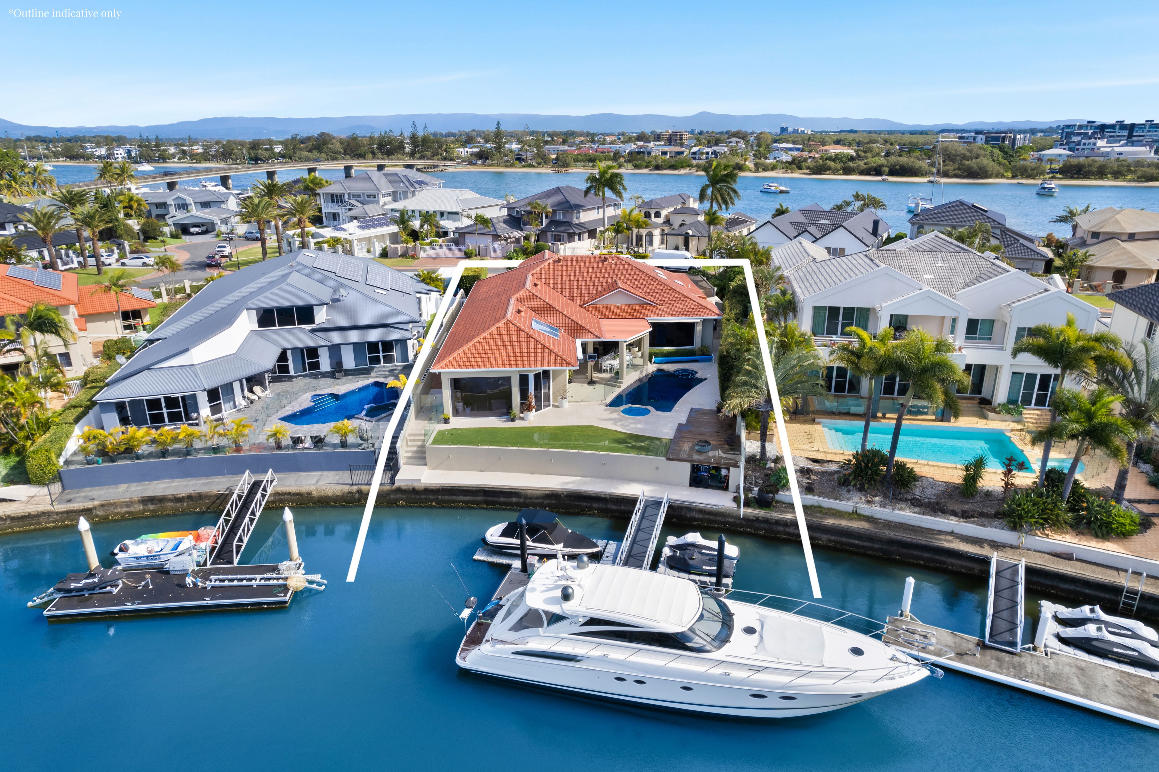 9 Excalibur Court, Sovereign Islands QLD 4216