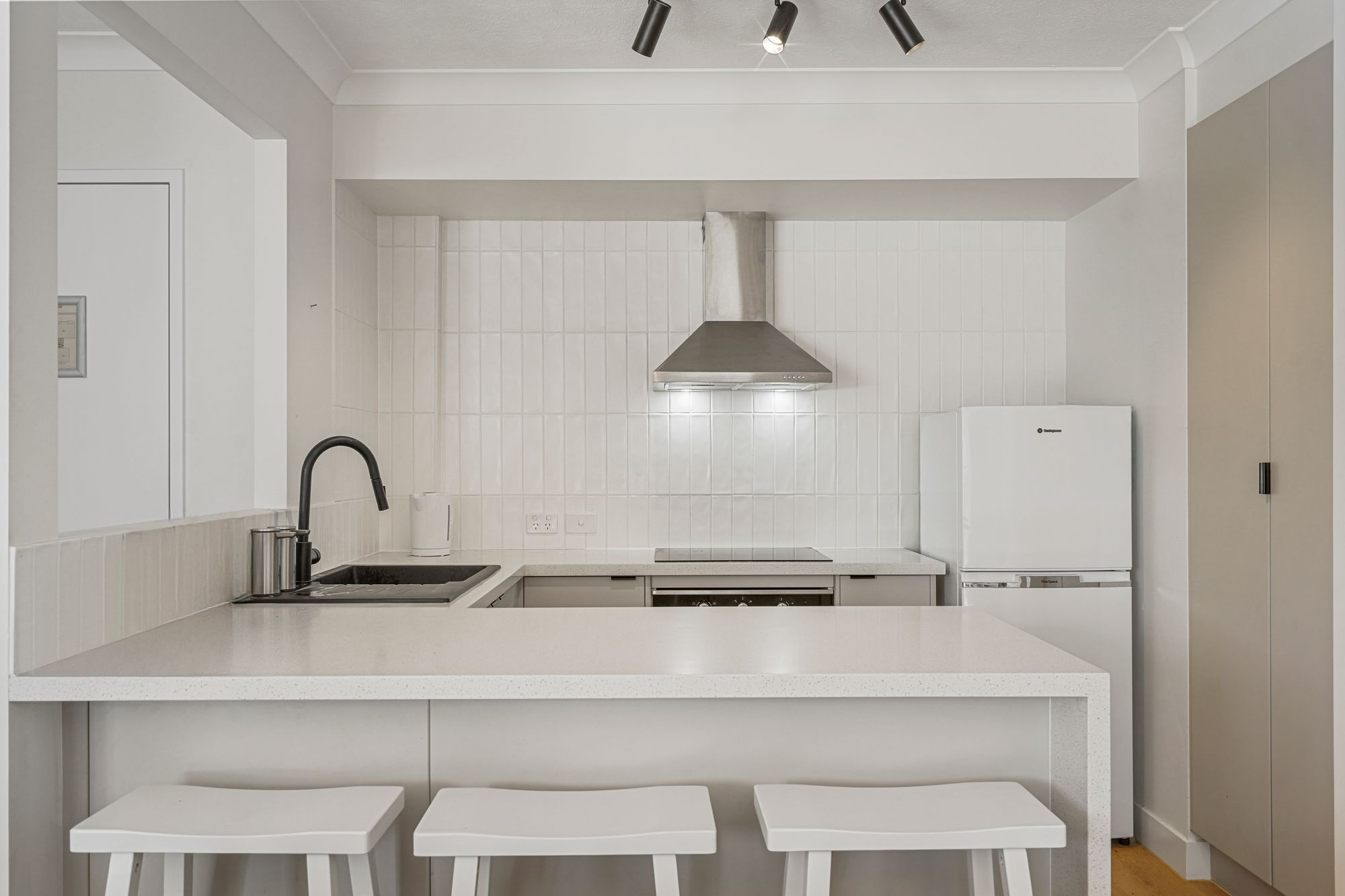 15/93 Old Burleigh Road — photo 5 of 11