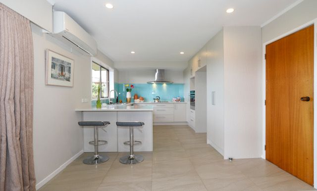 2/33 Tyrian Close, Half Moon Bay, Manukau City