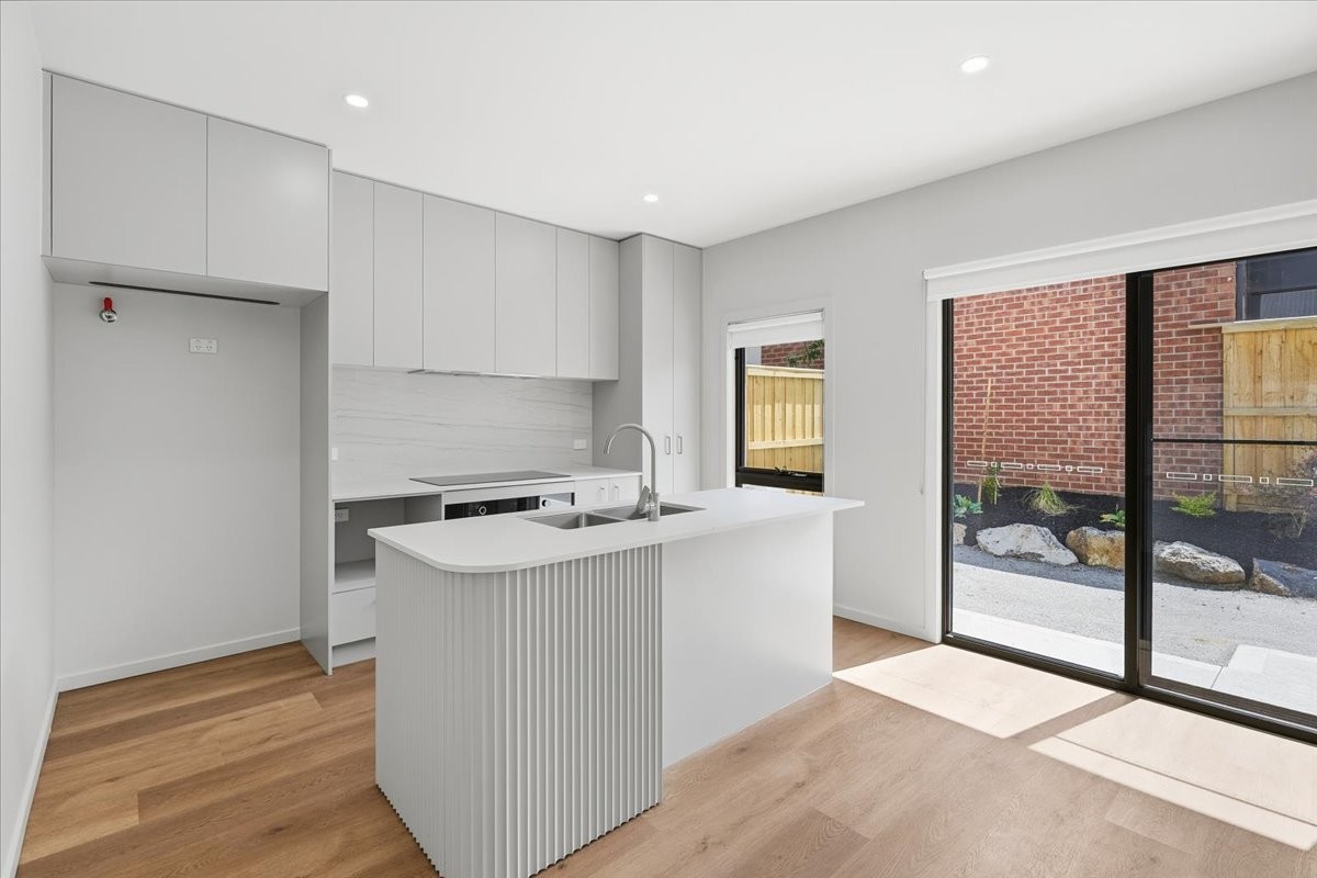 12 Swansea Road, MANOR LAKES, VIC 3024