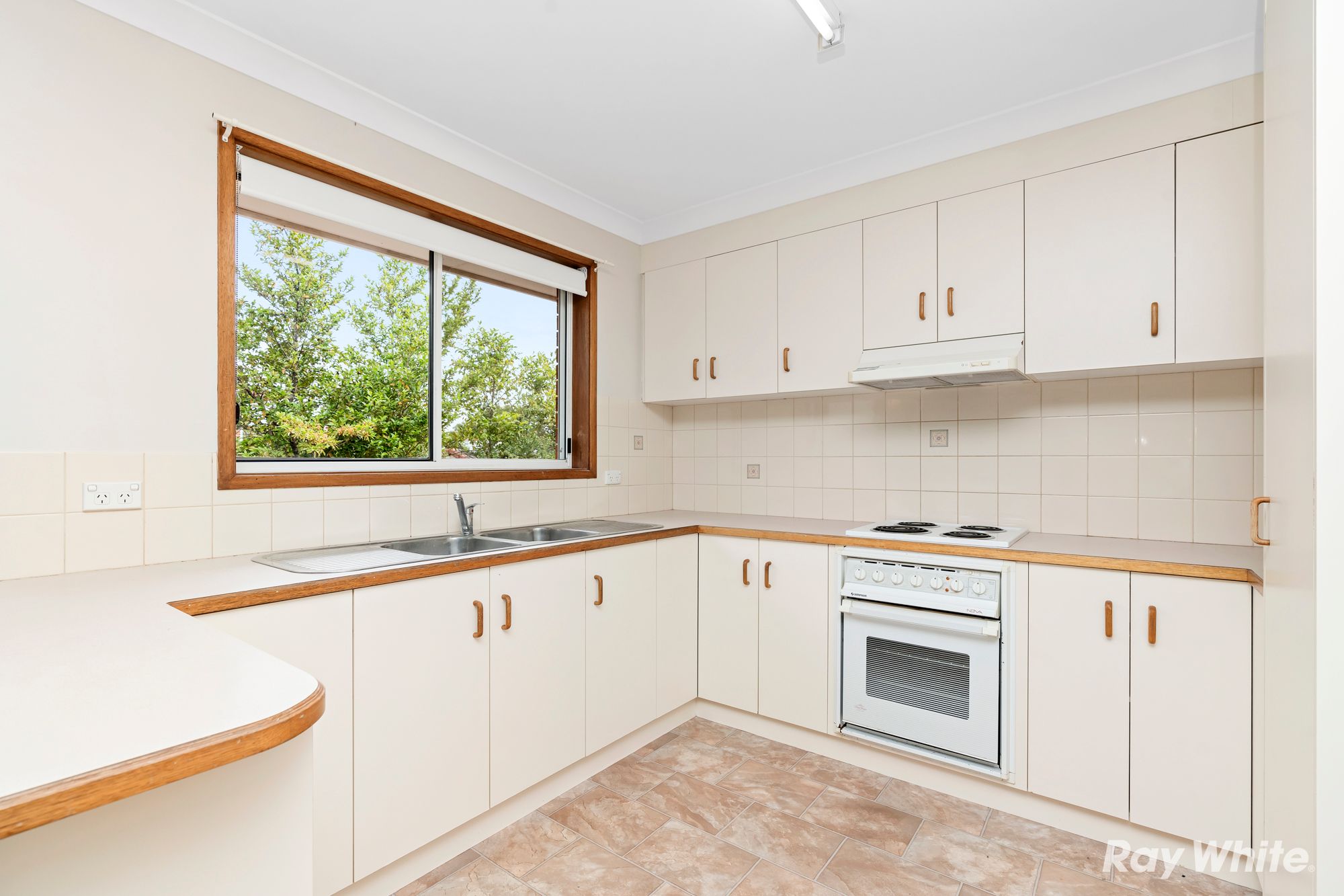 1/70 Brooklyn Drive, Bourkelands, NSW 2650