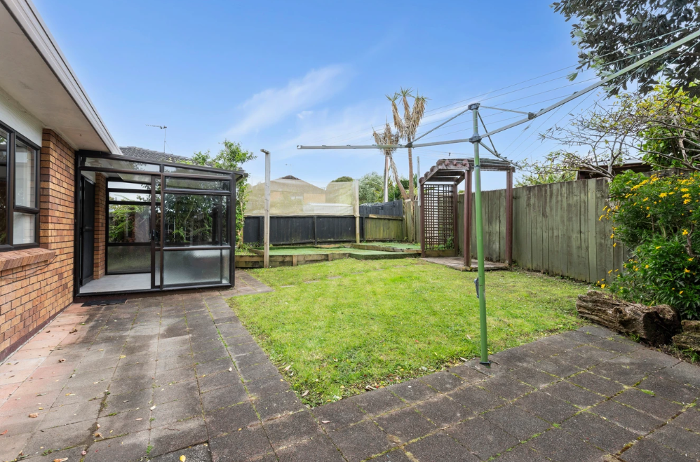 9/116 Titirangi Road, New Lynn, Waitakere City