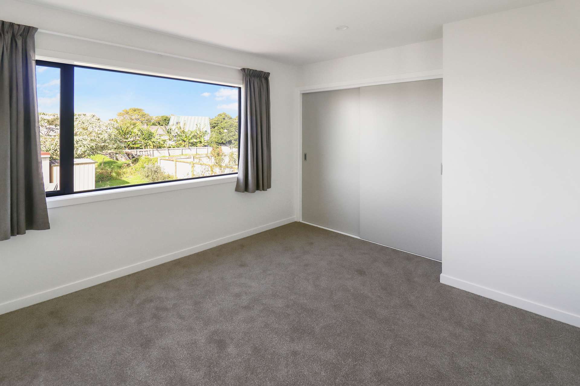 48a Ashton Avenue photo 5
