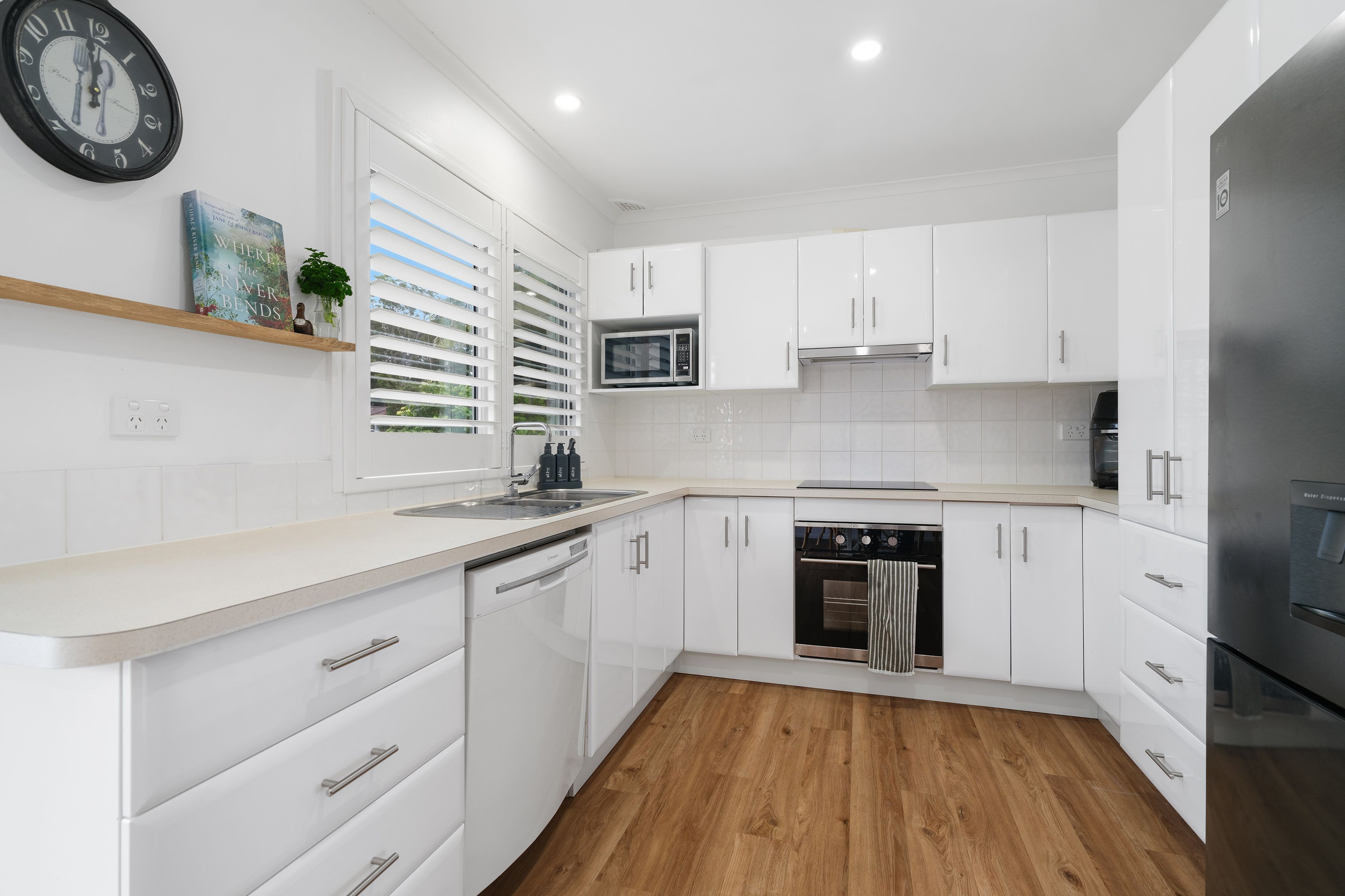 16 Elizabeth Avenue — photo 11 of 27