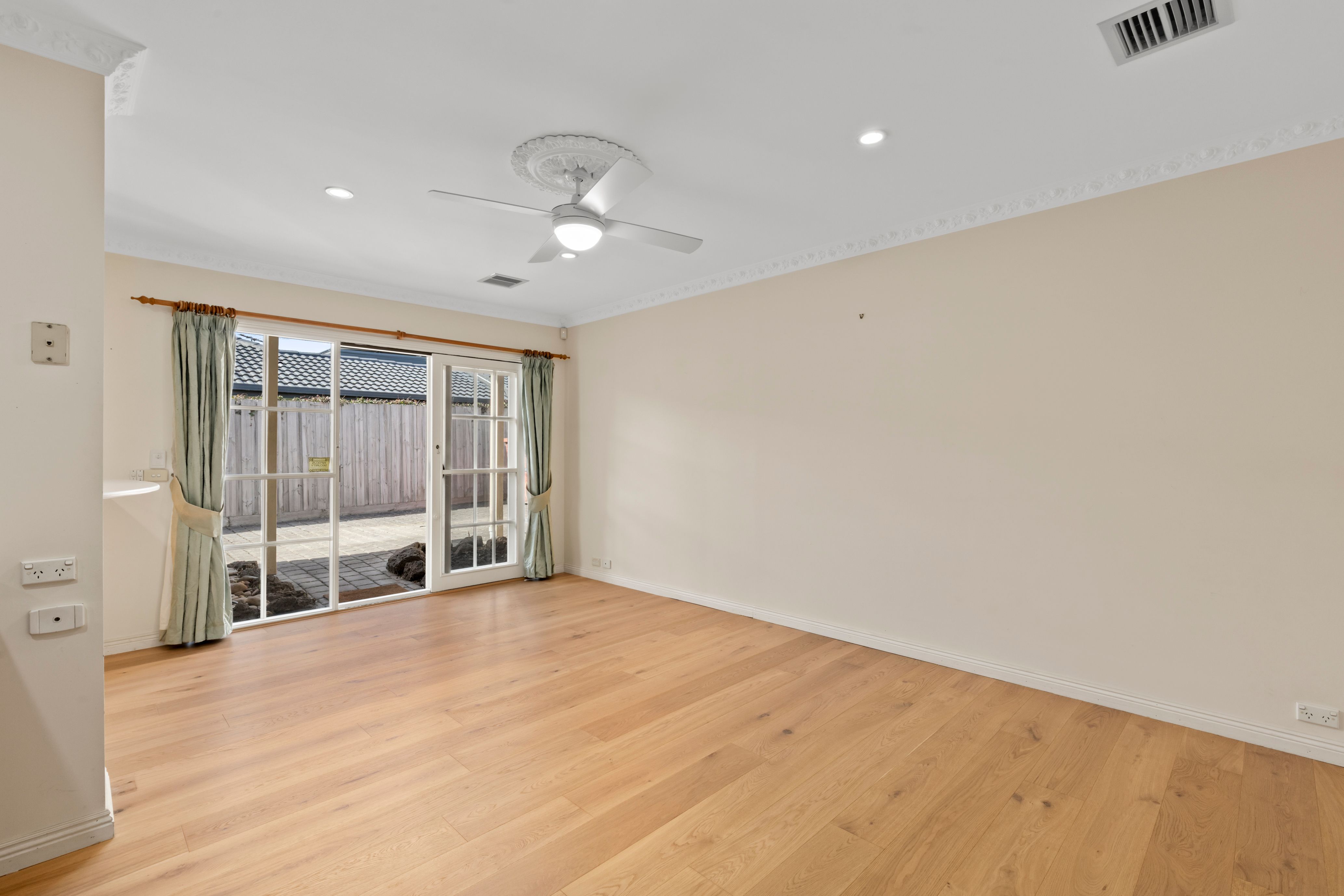 13 Ainslie Avenue — photo 13 of 15