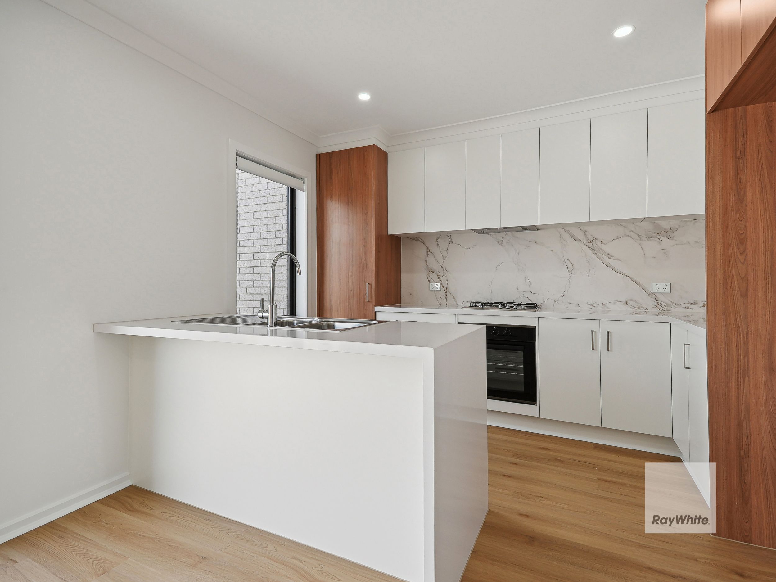1/750 Elizabeth Drive — photo 4 of 9