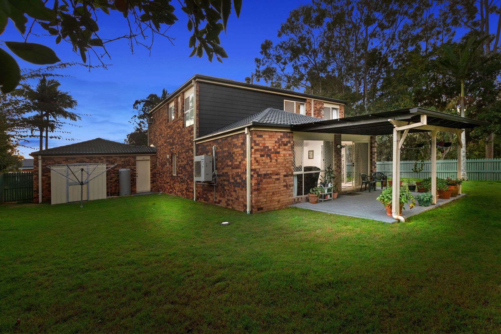5 Bishop Place, Coopers Plains, QLD 4108