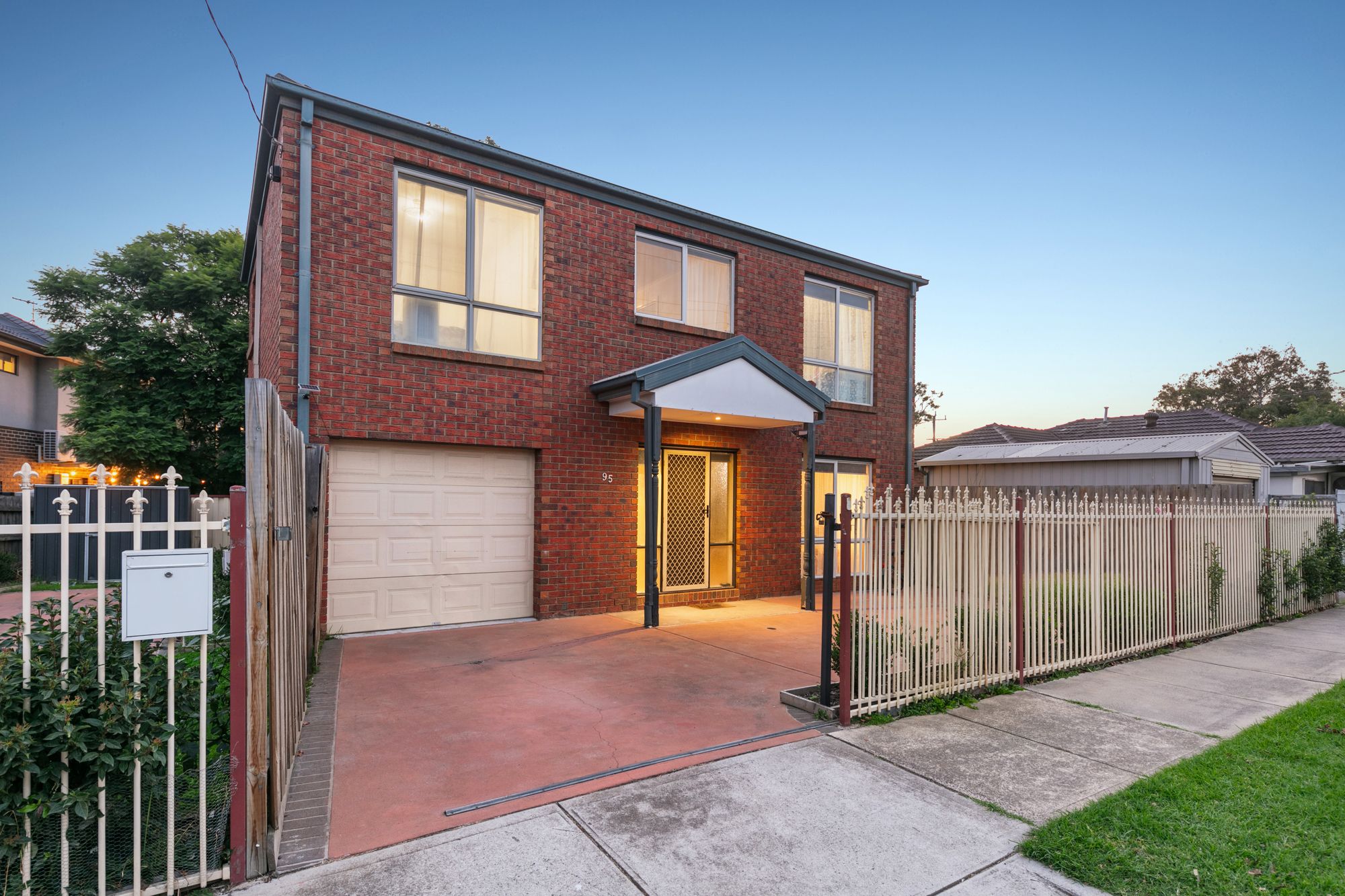 95 Cypress Avenue, Brooklyn, VIC 3012