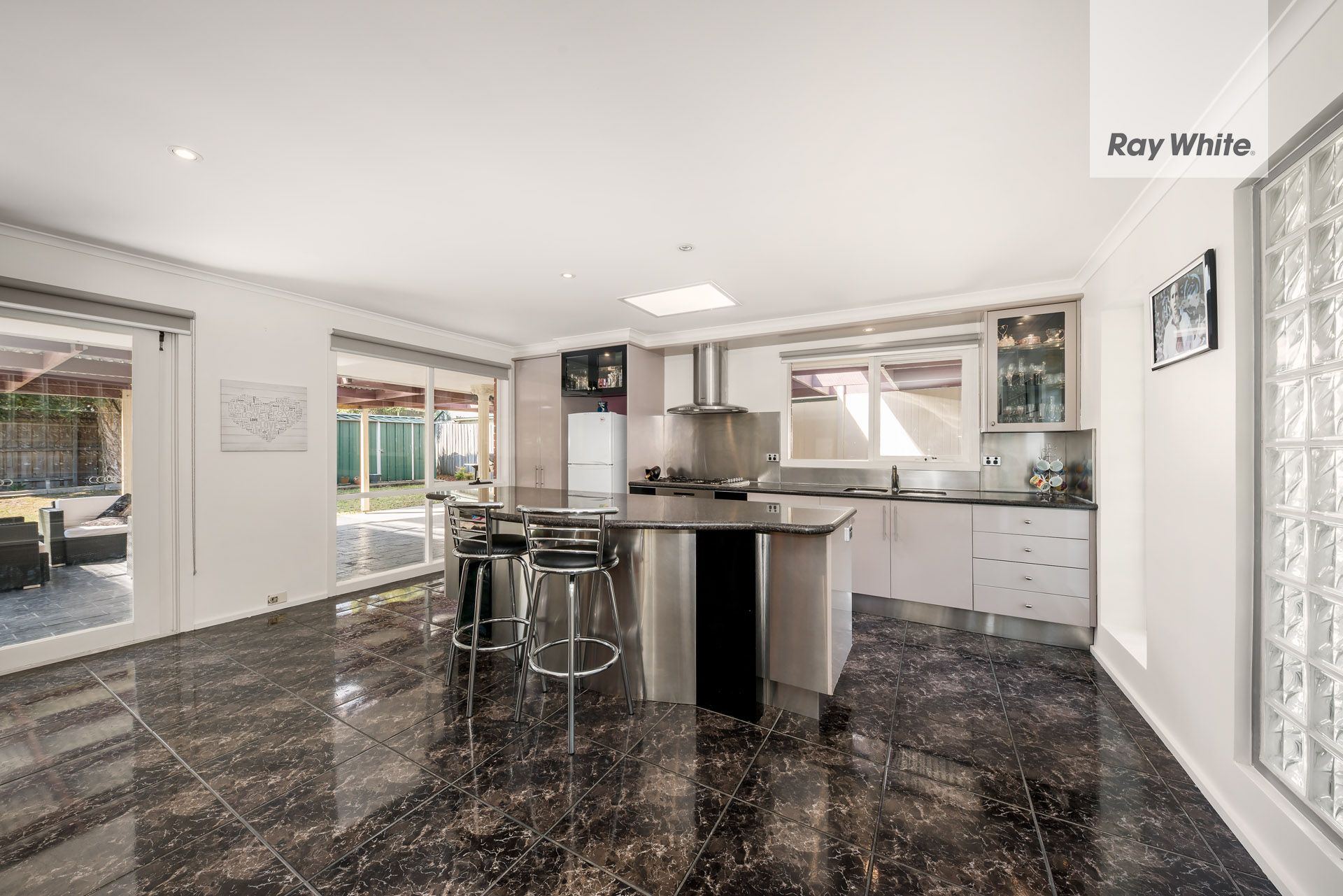 35 Thompson Circuit, Mill Park, VIC 3082