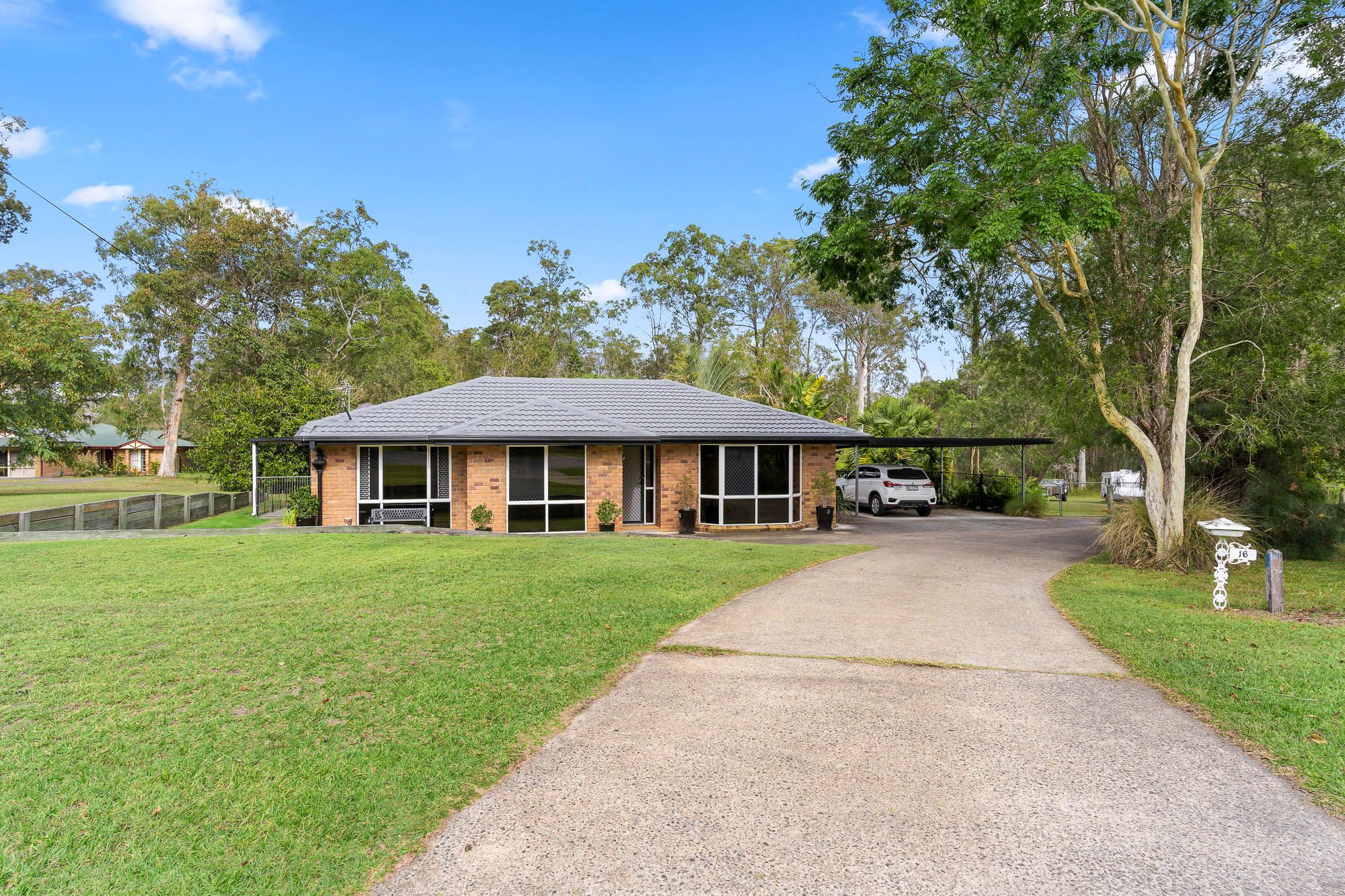 16 Batavia Court, Park Ridge South QLD 4125
