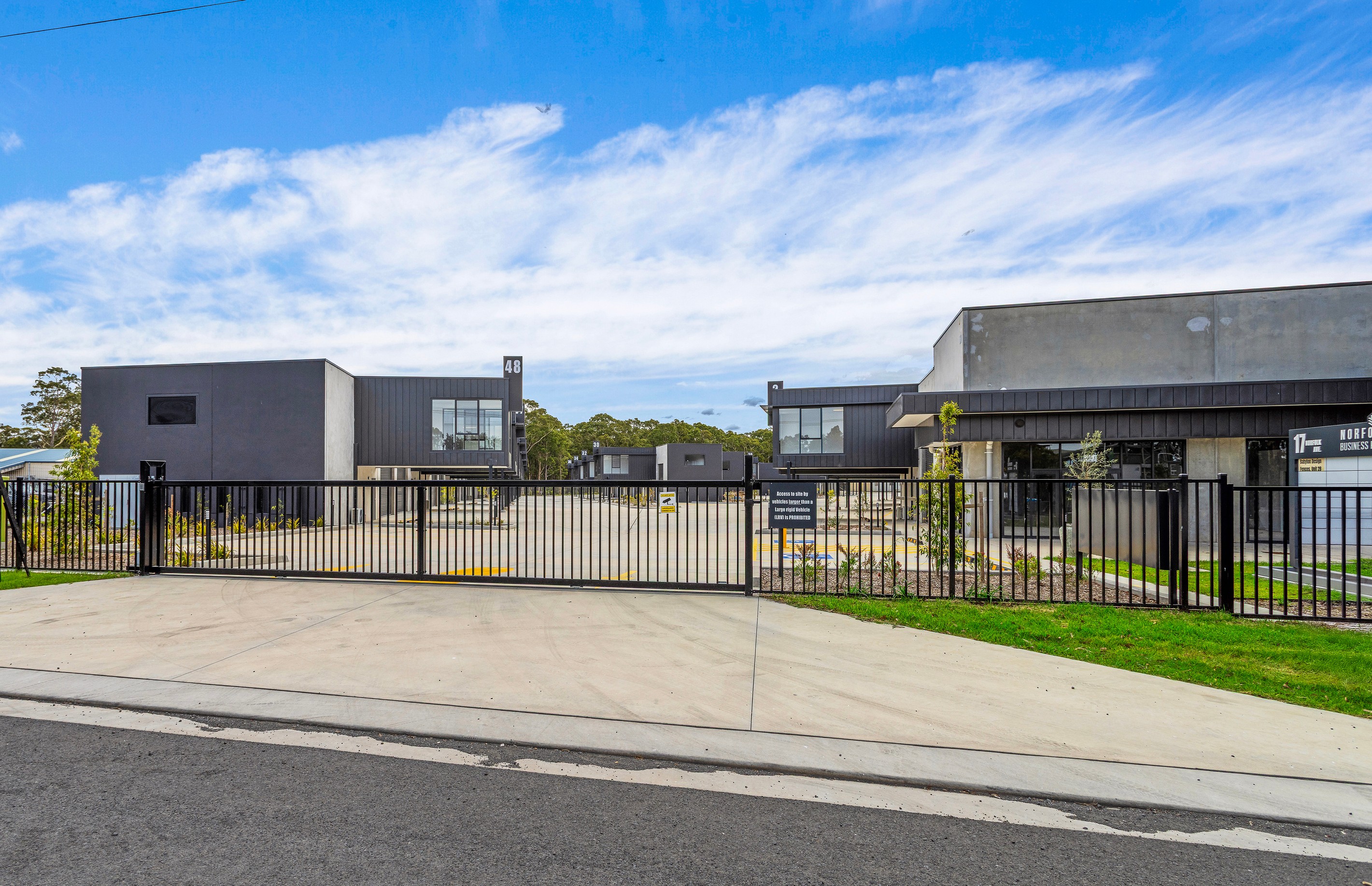 17 Norfolk Avenue, South Nowra, NSW 2541