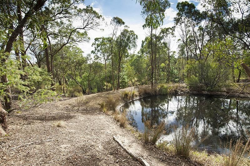 14 Barreenong Road, Cottles Bridge, VIC 3099