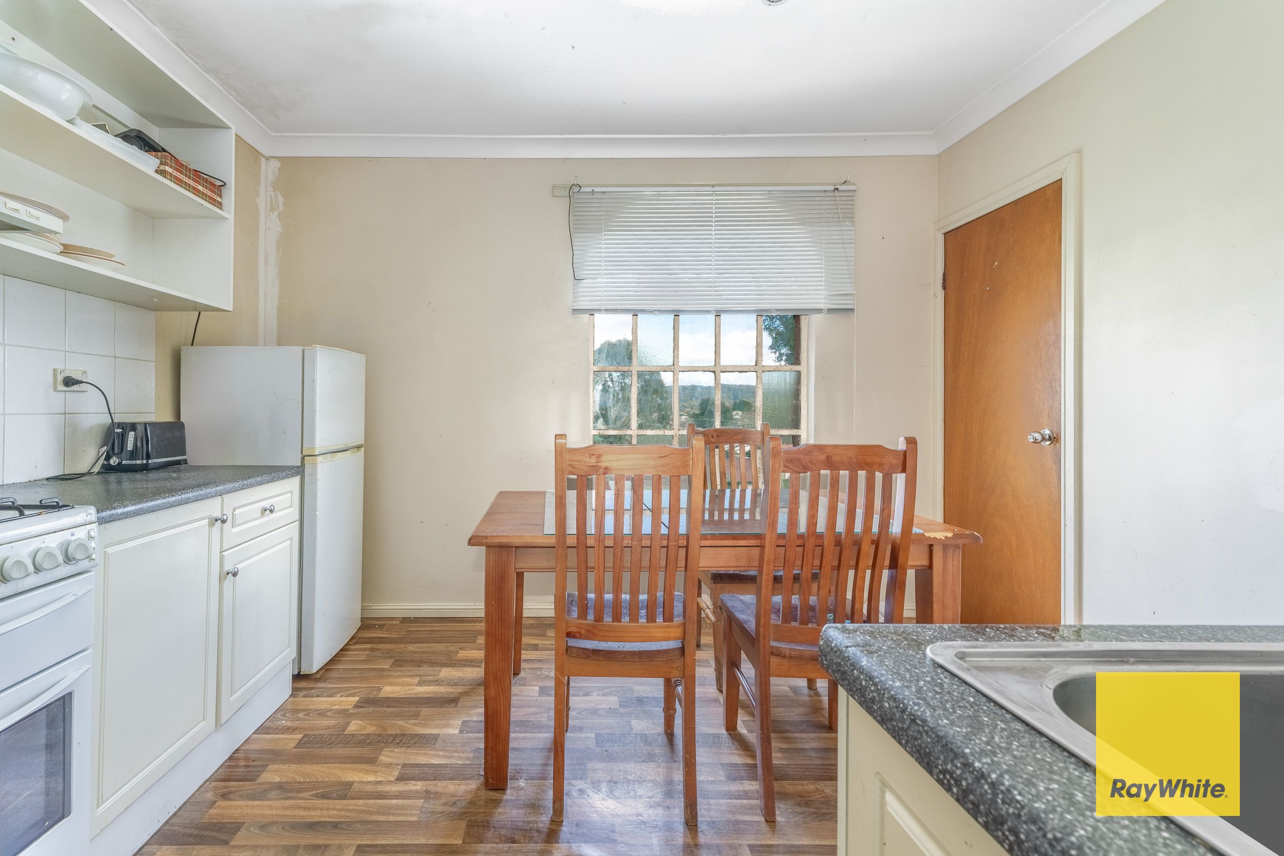 90 Hassans Walls Road — photo 3 of 9