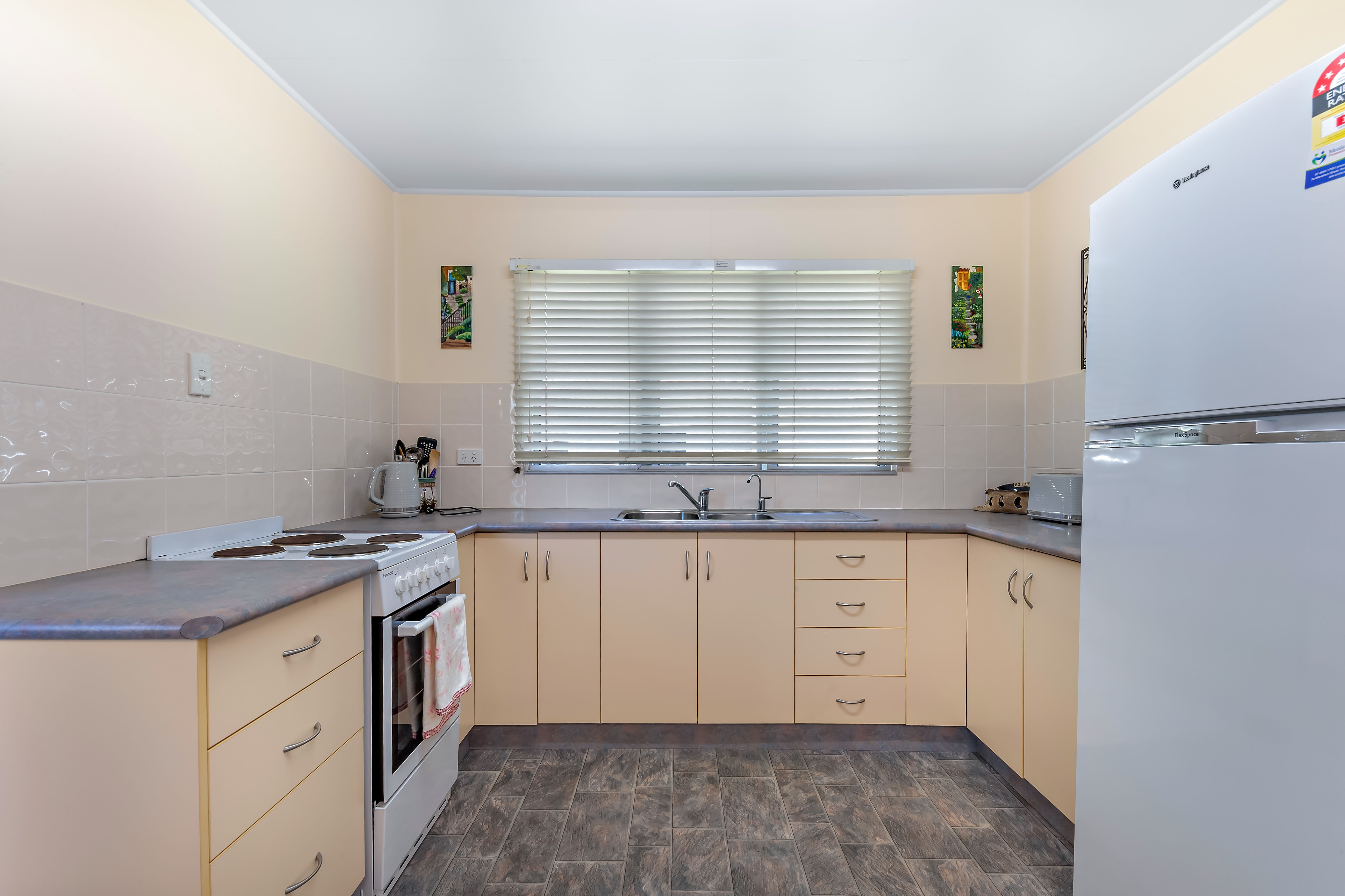 18 Elizabeth Street — photo 4 of 15