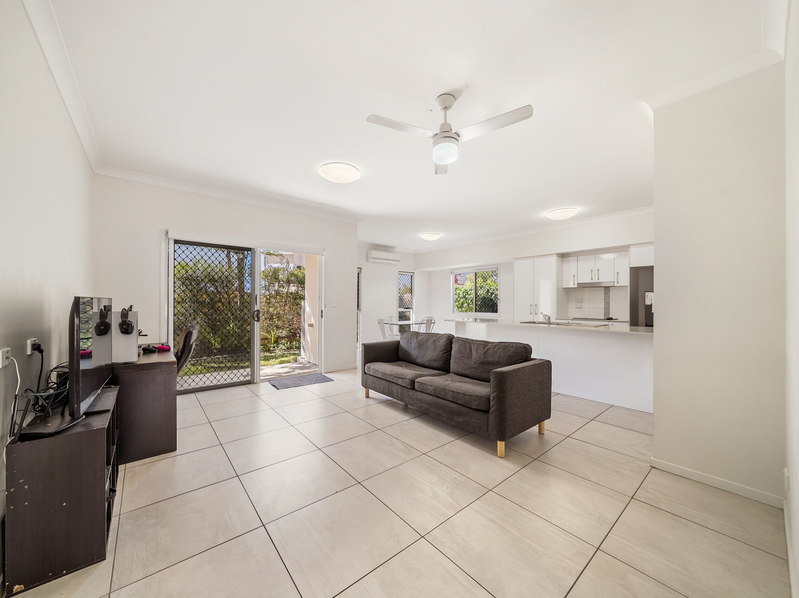 24/128 Kinsellas Road West — photo 5 of 16