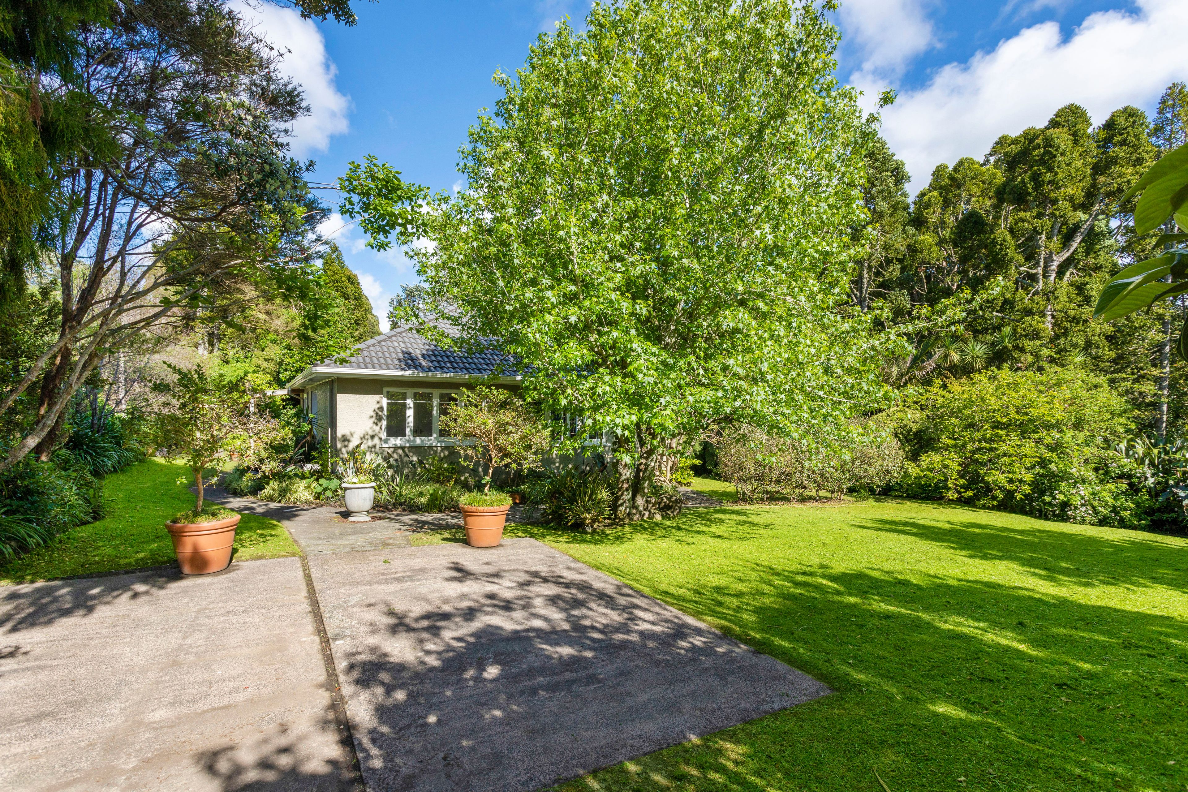 11 Tane Road, Laingholm, Waitakere City