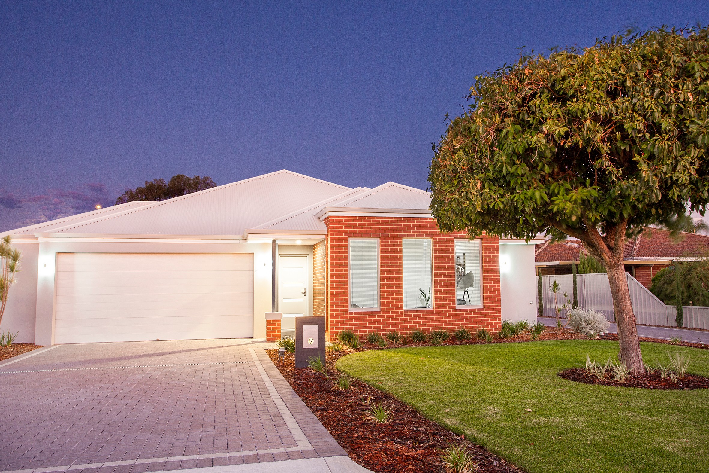 2/16 Bruce Road, Morley, WA 6062