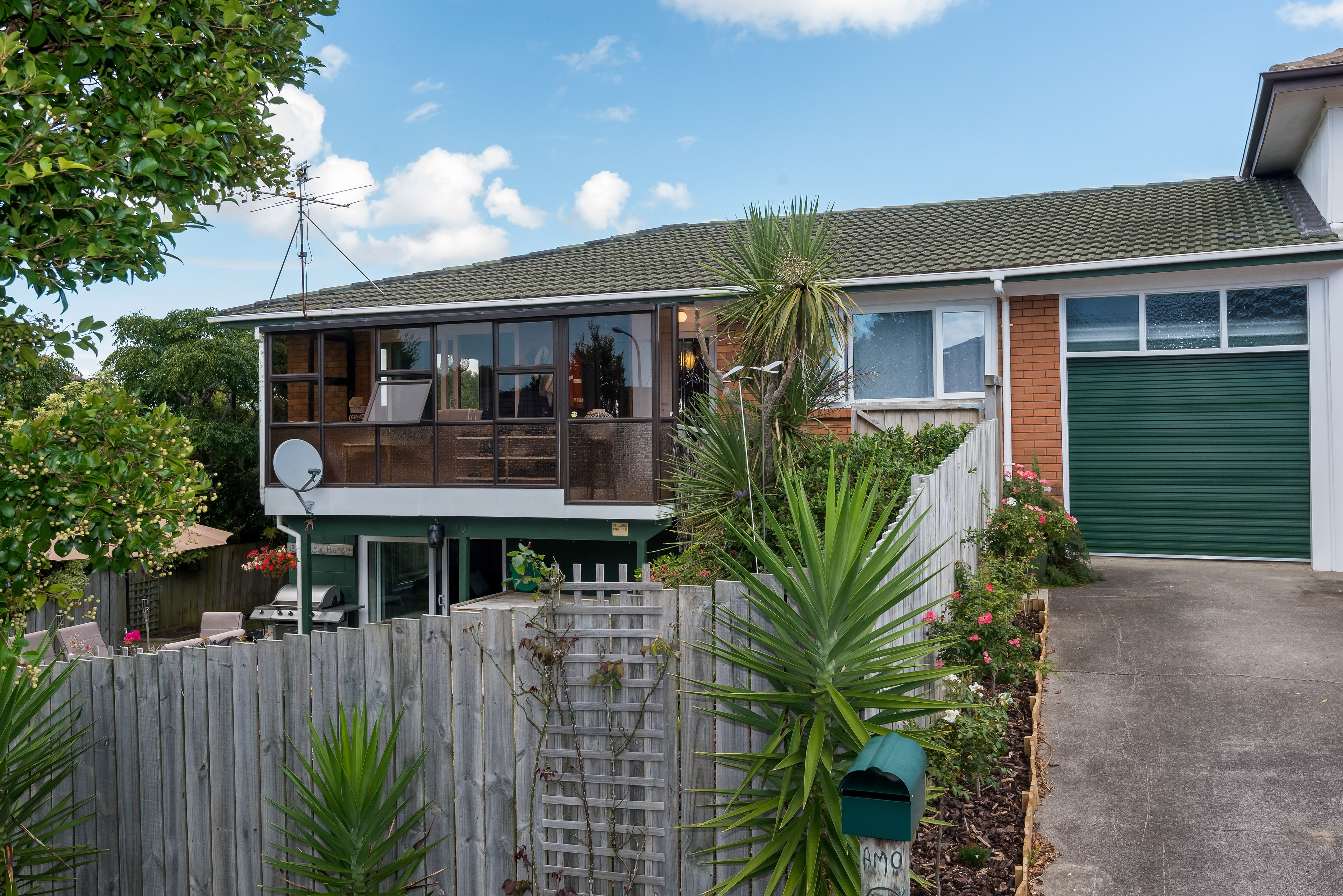 1/1 Regia Close, Half Moon Bay, Manukau City