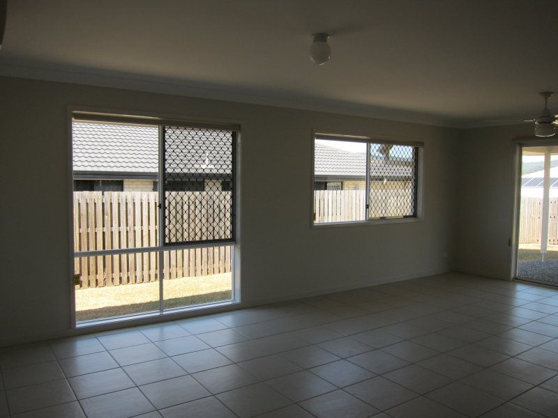 28 Sunbridge Circuit, Bahrs Scrub, QLD 4207