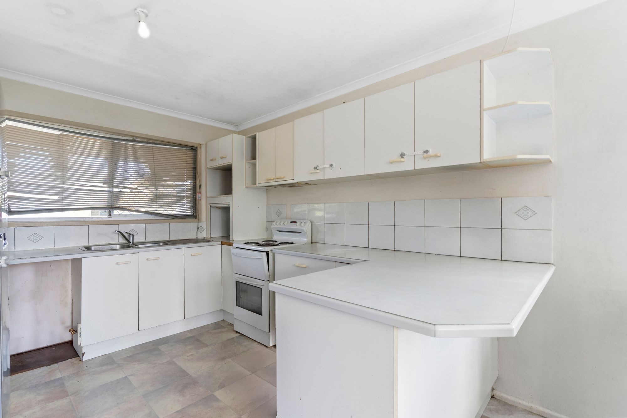 104 Aquarius Drive, Kingston, QLD 4114