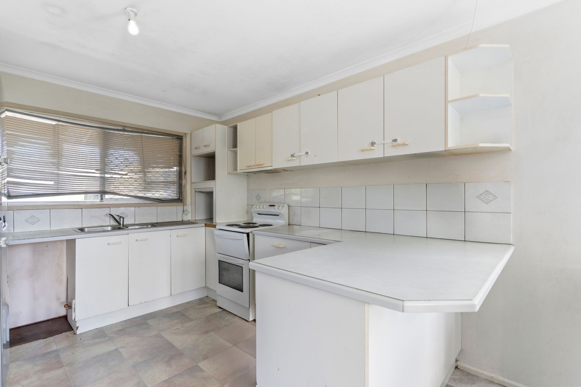 104 Aquarius Drive, Kingston, QLD 4114