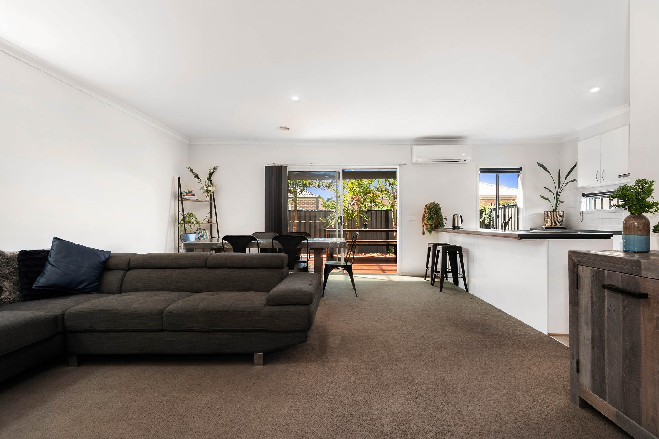 11 Tawleed Grove, Clyde North, VIC 3978