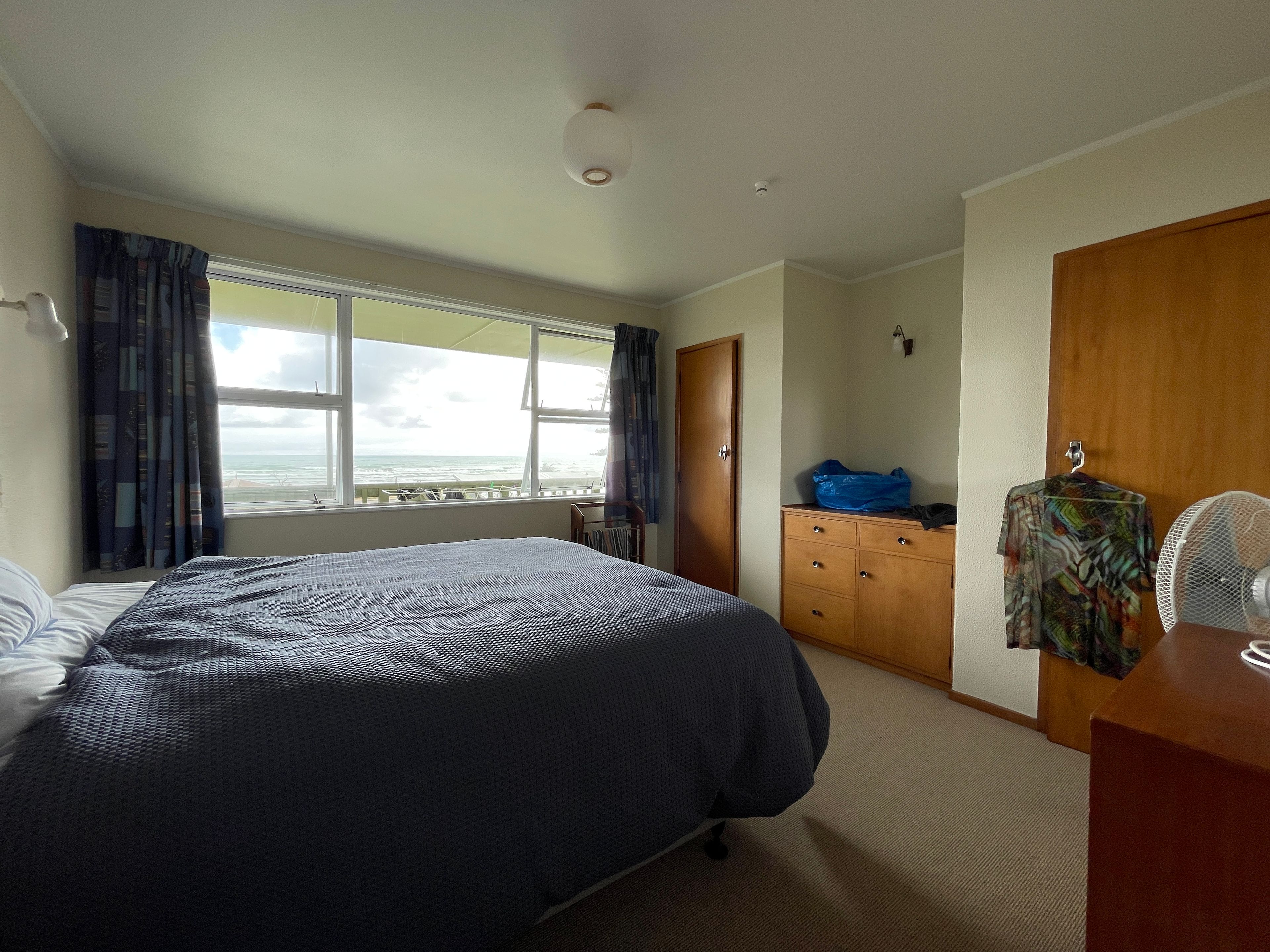 Fully furnished on West End! 4