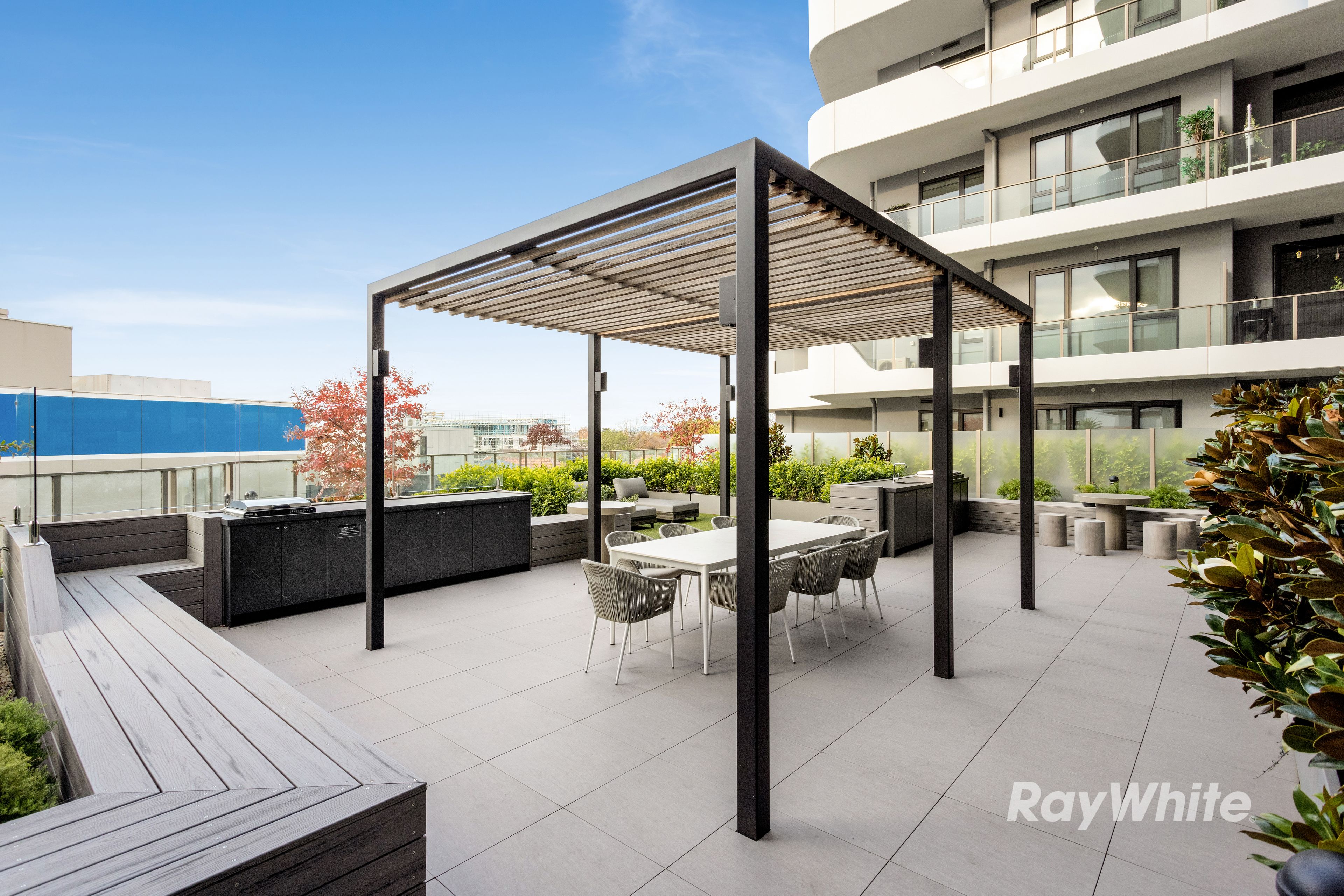 802/16 Woorayl Street — photo 12 of 14