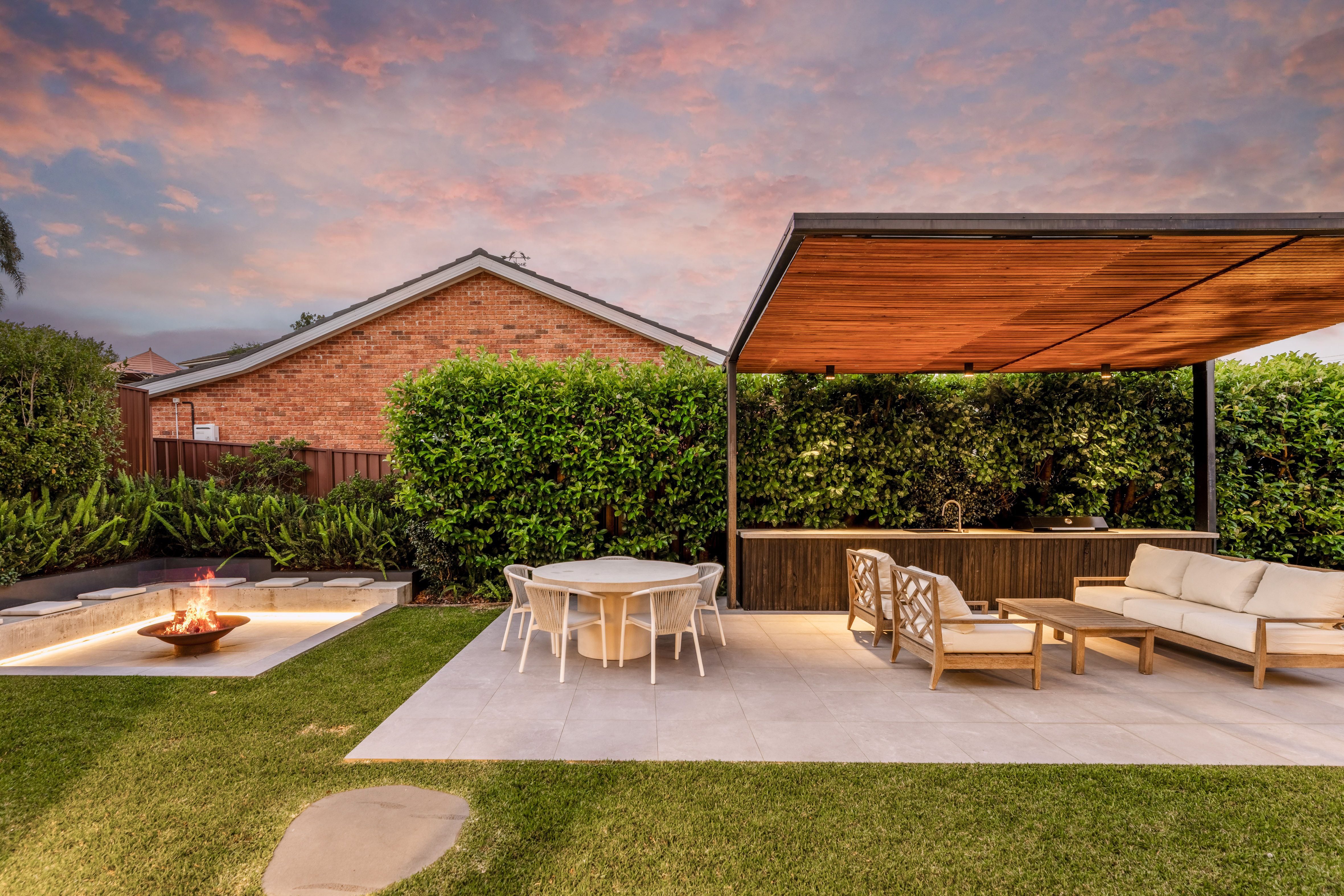 1 Lambeth Place, Illawong, NSW 2234