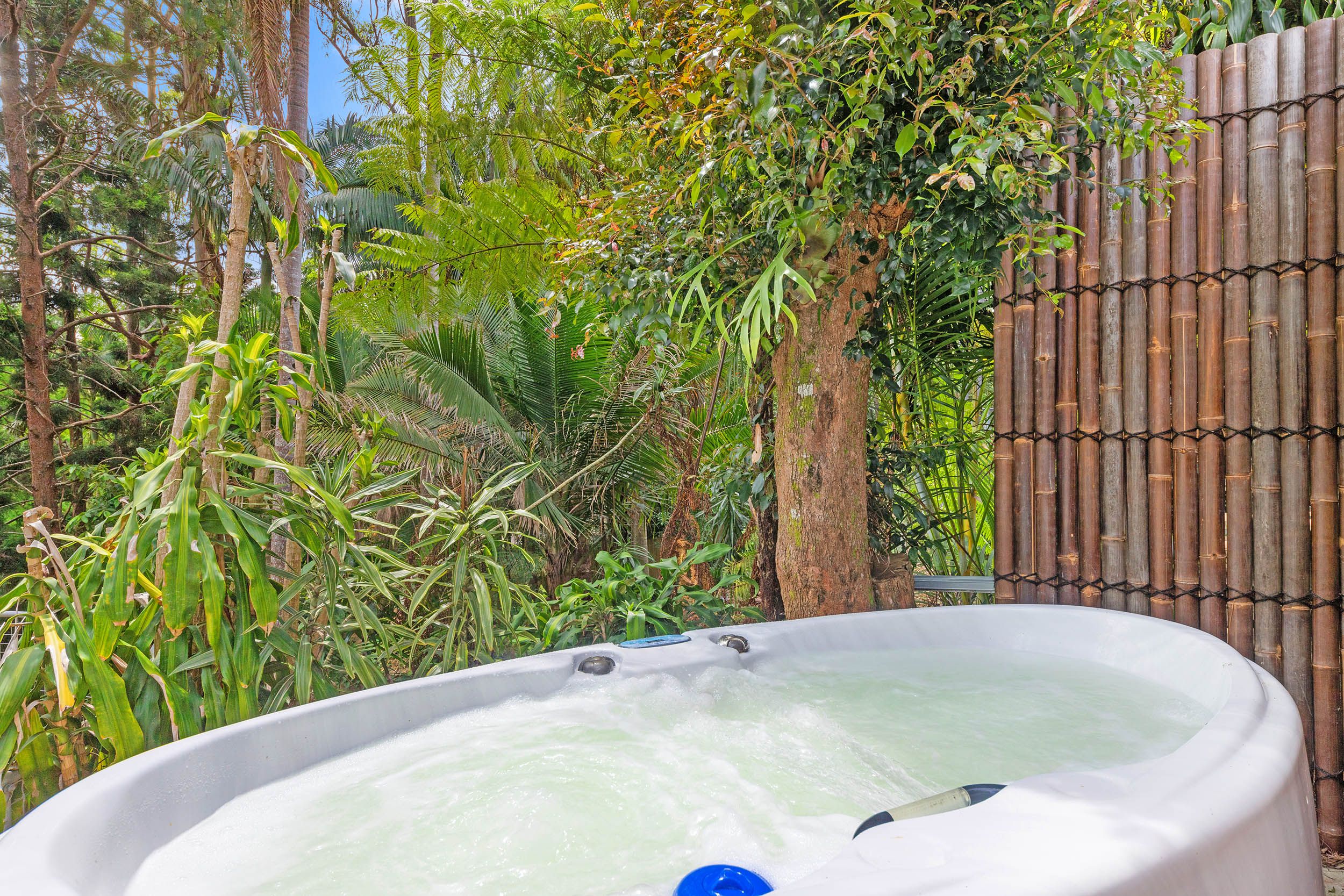 46 Kinabalu Drive, Tamborine Mountain, QLD 4272