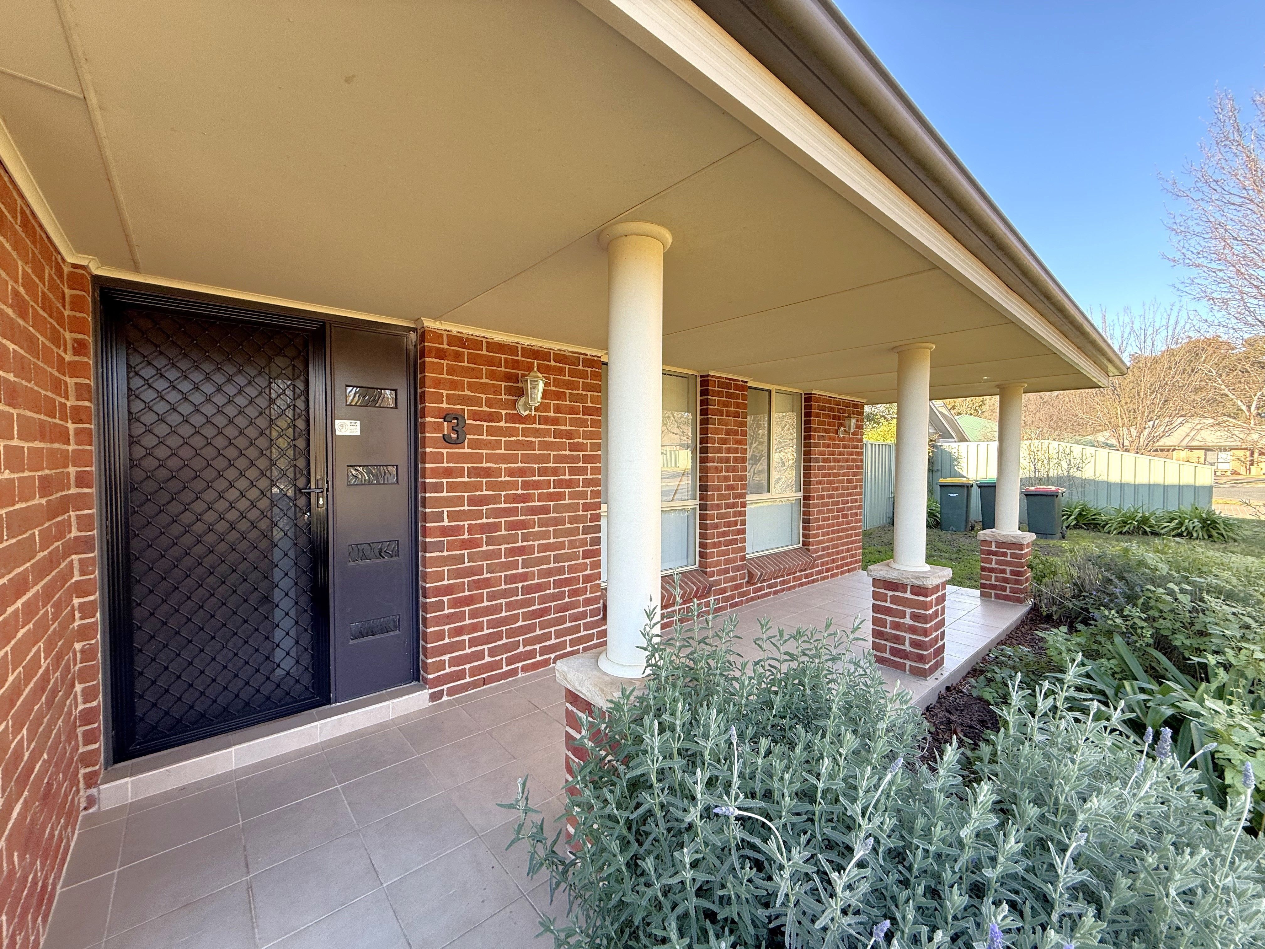 3 Mayoh Place, Young, NSW 2594