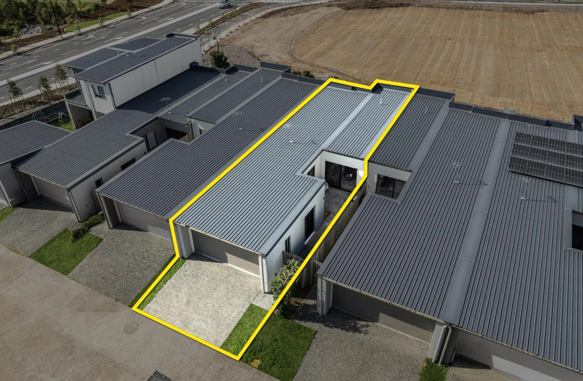 8 Torrens Parkway — photo 13 of 14