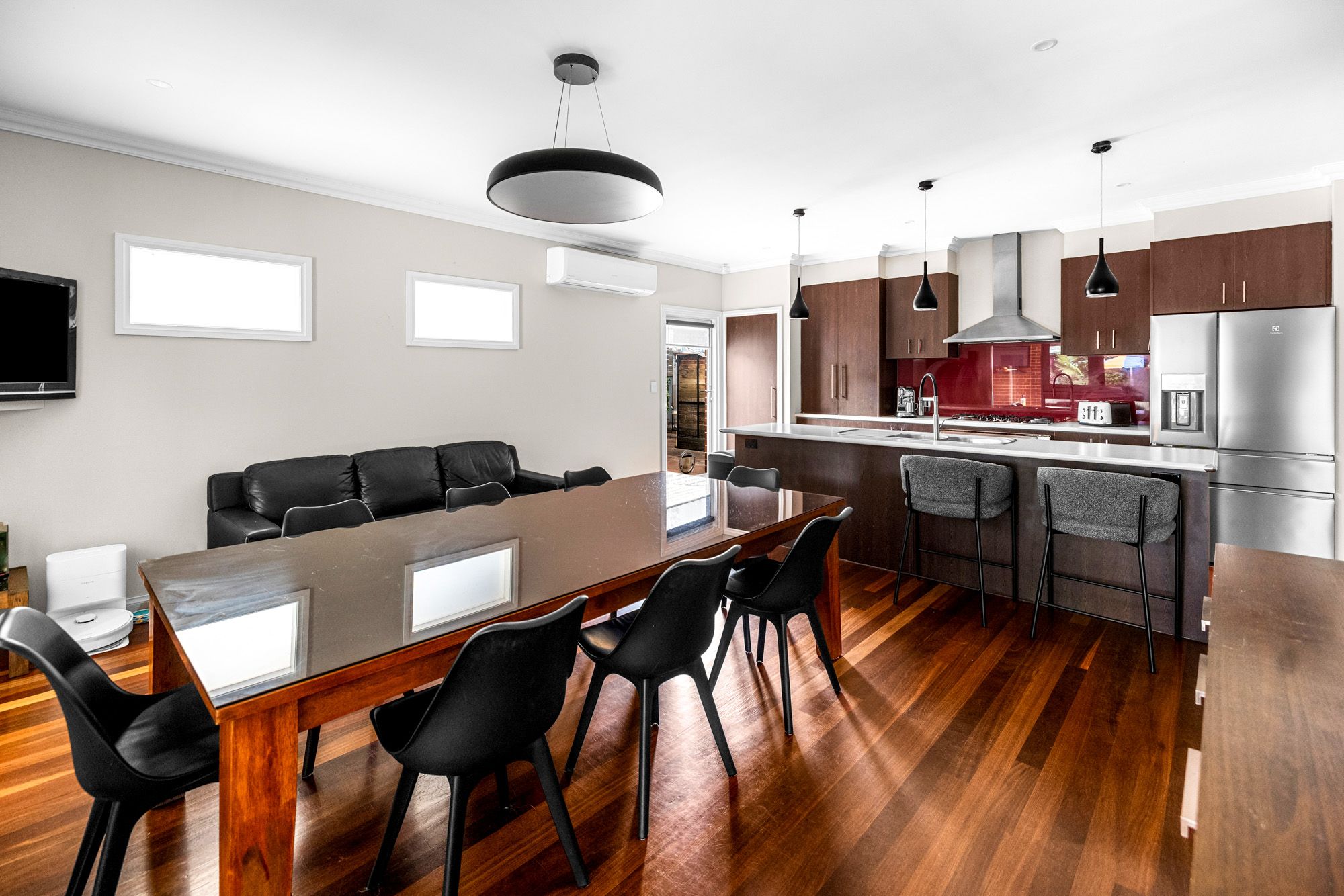 32 Carter Avenue — photo 7 of 24