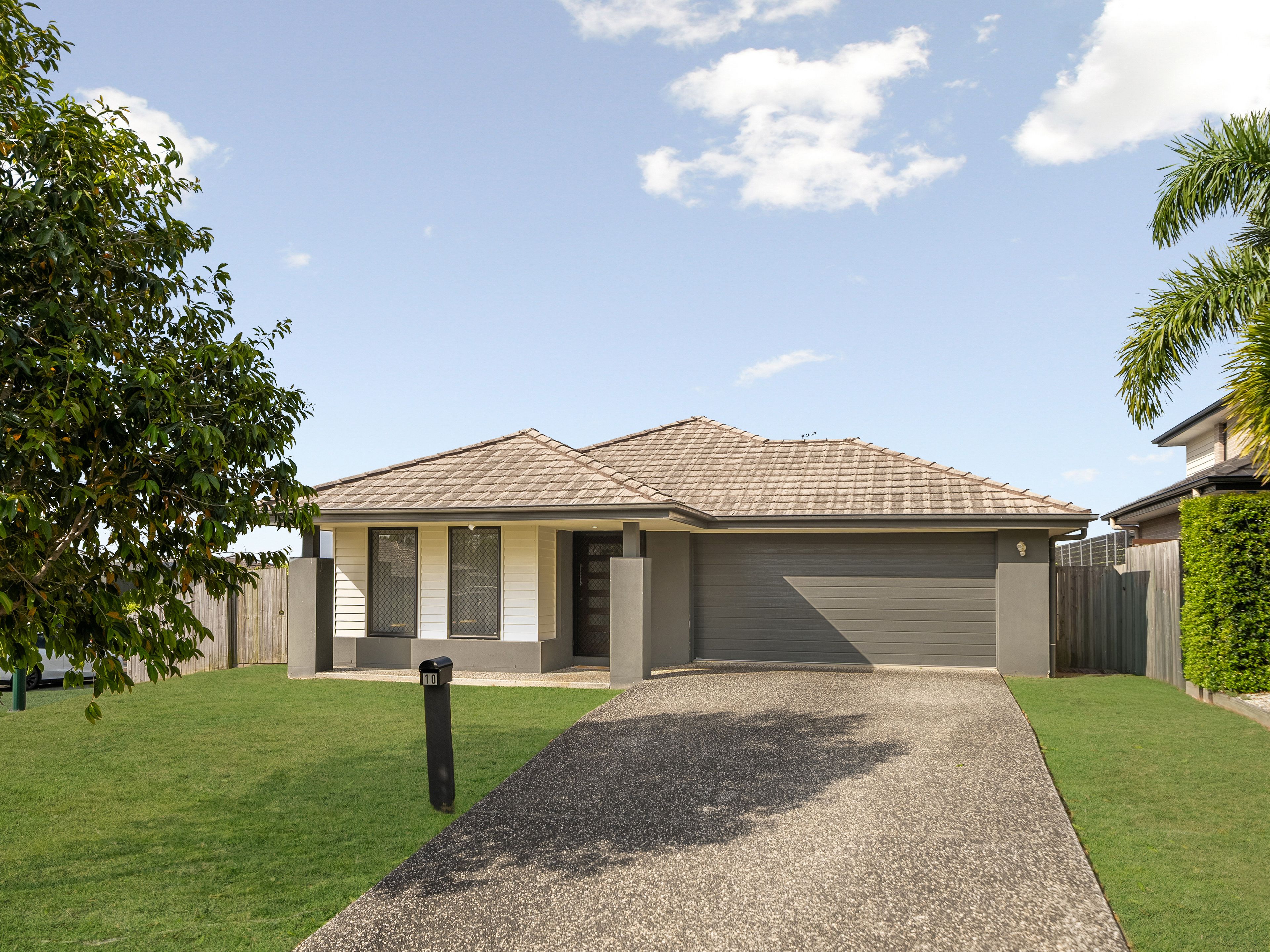 10 Hinton Crescent , Mango Hill QLD 4509