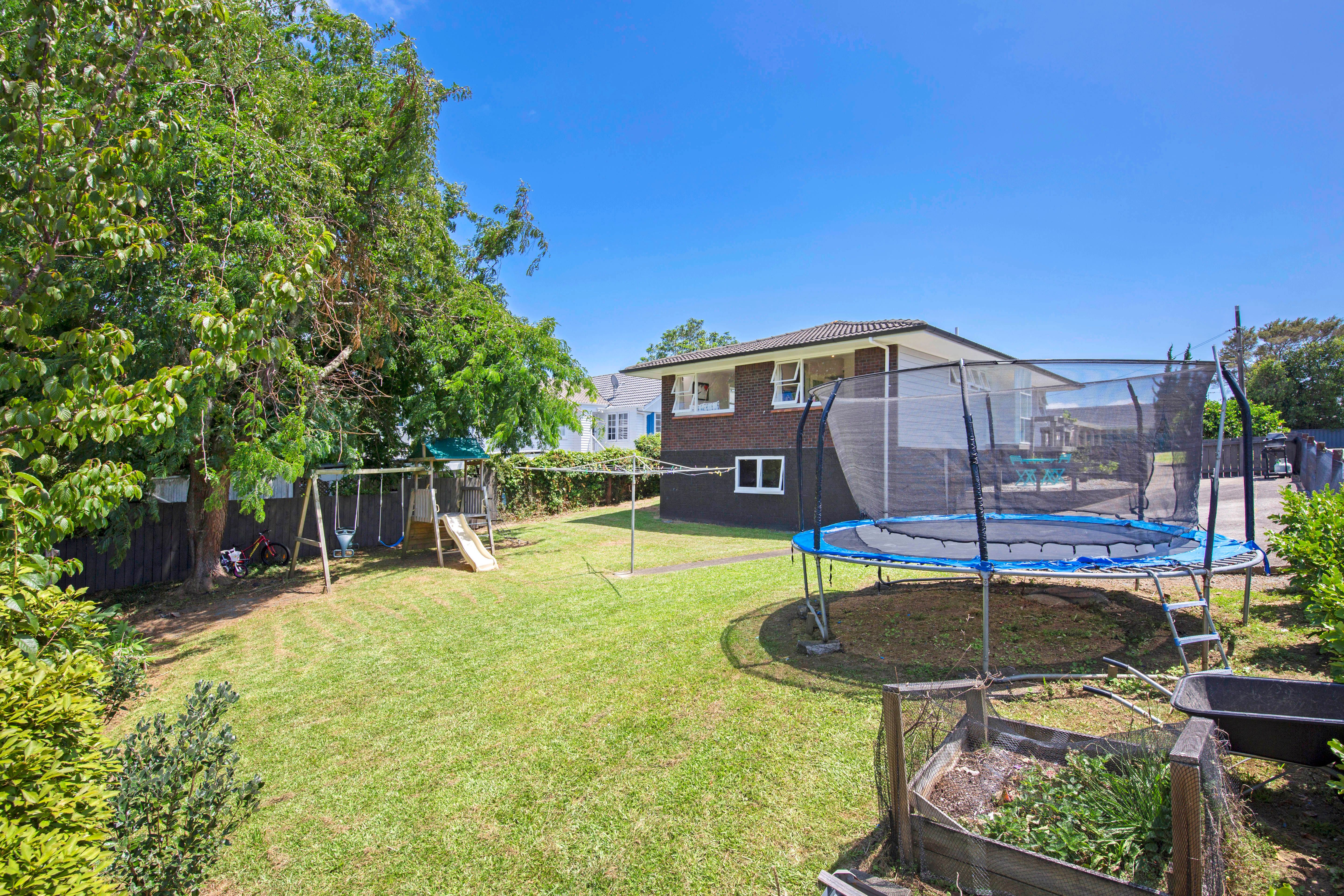 121 Hutchinsons Road, Bucklands Beach, Manukau City