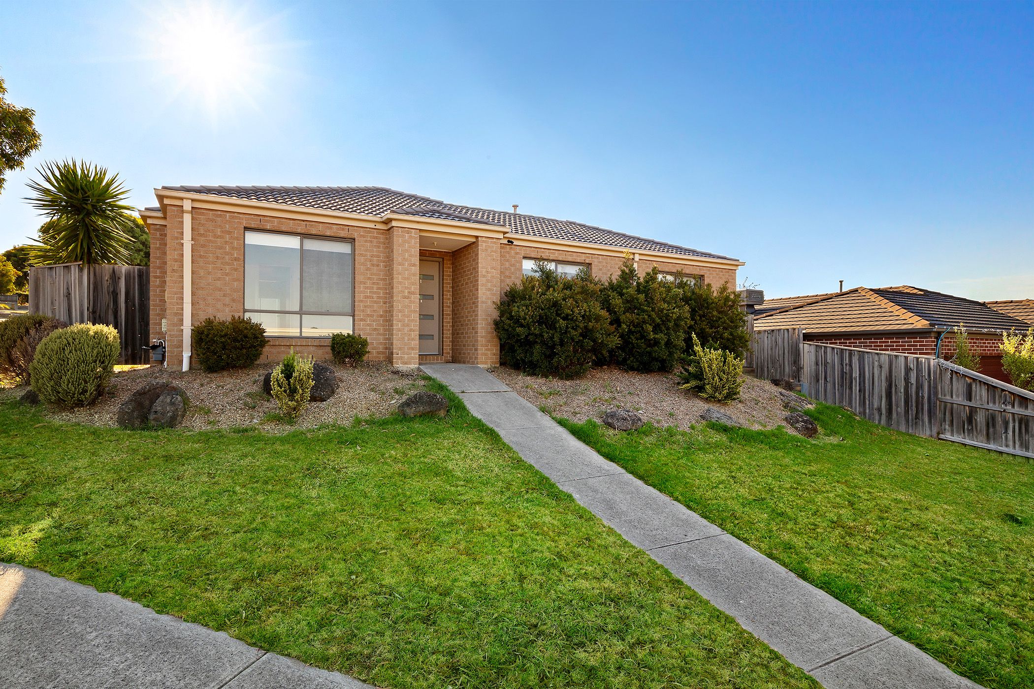 16 Sunningdale Road