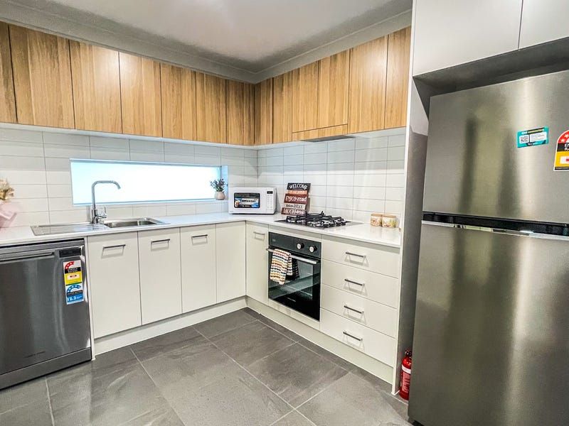 2/40 Lakeside Circuit, Cessnock, NSW 2325