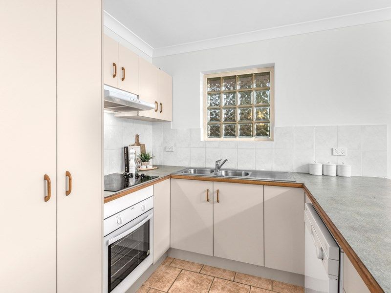 2/30 Noela Street, Coorparoo, QLD 4151