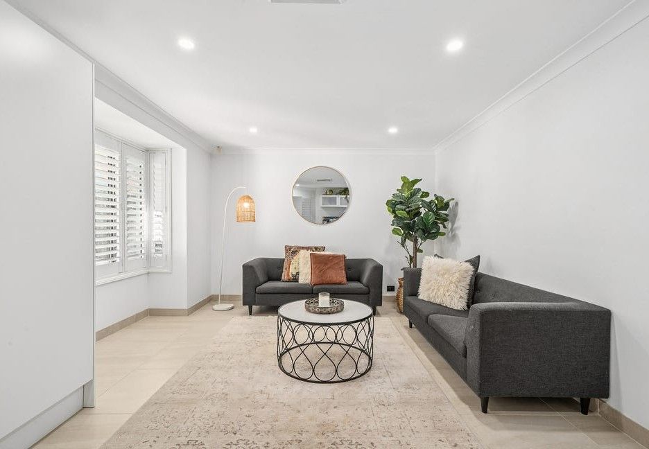 19 Port Macquarie Avenue, Hoxton Park, NSW 2171