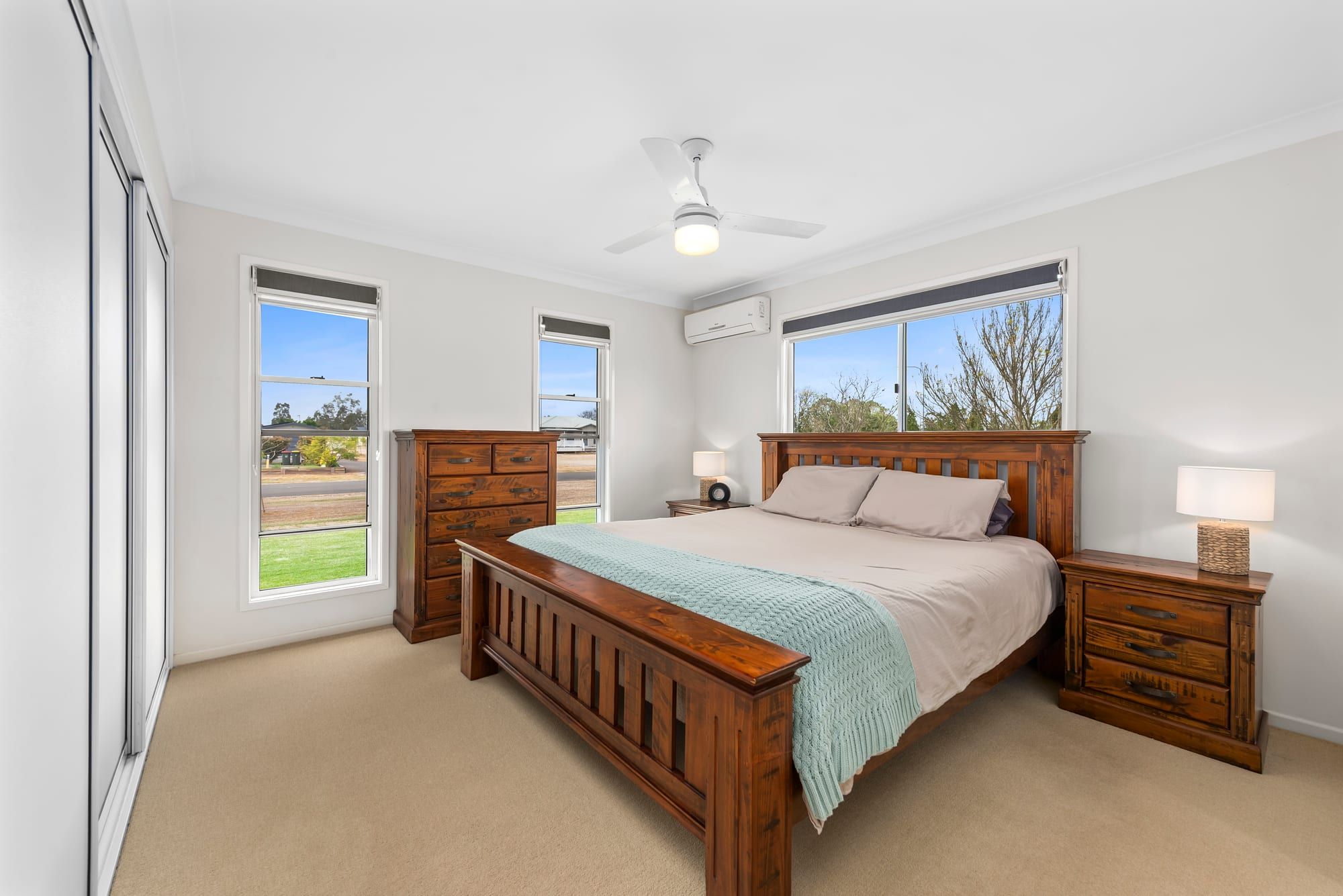 21 James Cook Drive — photo 8 of 17
