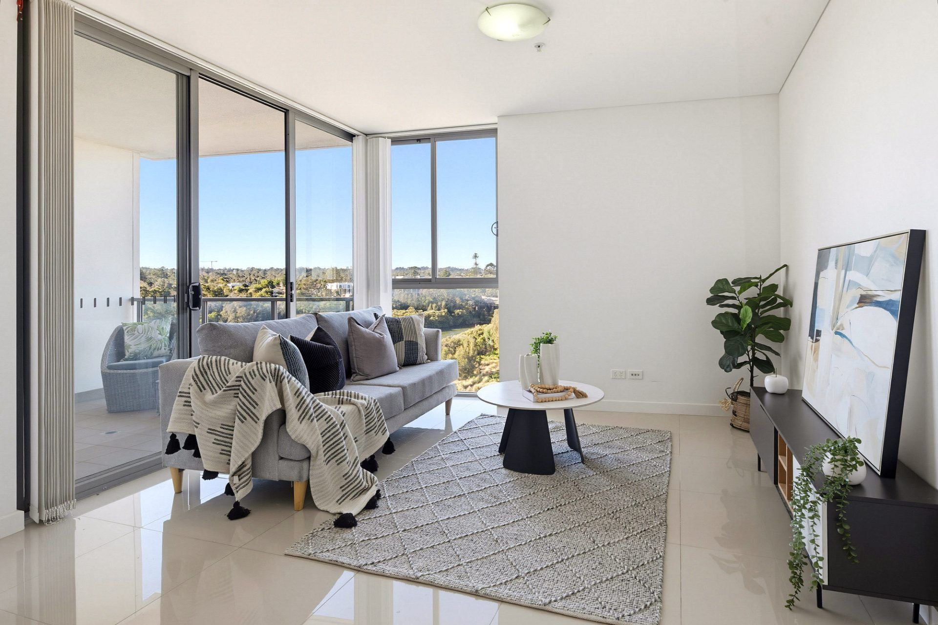 709/8 River Road West — photo 3 of 12