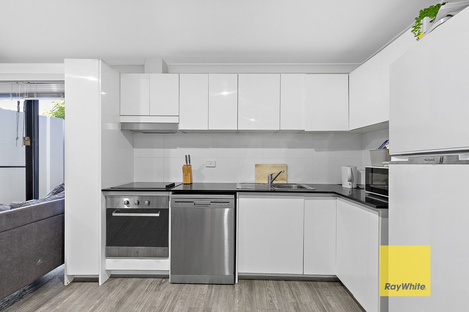 2/230 Spencer Road, Thornlie, WA 6108
