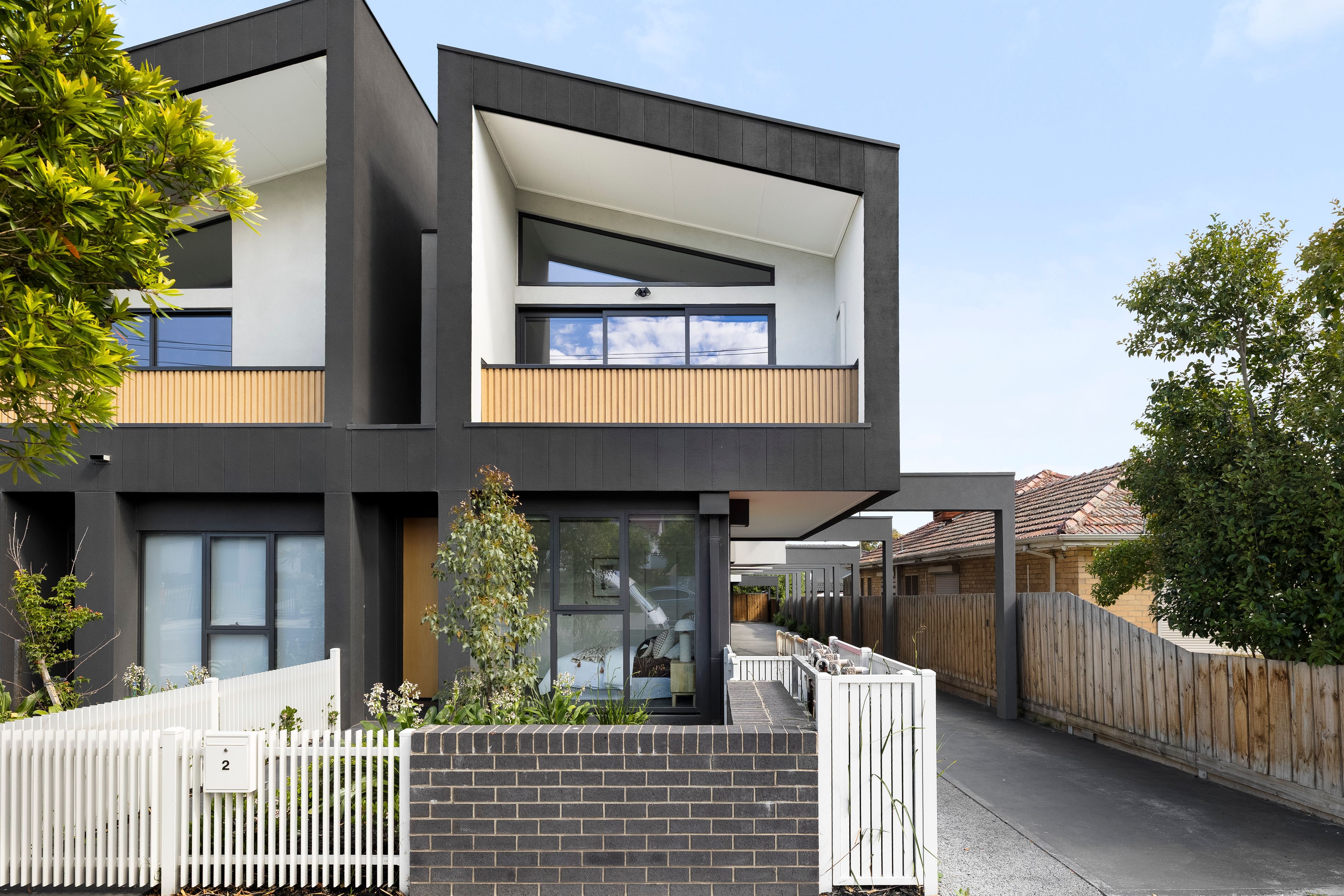 2/7 Chaleyer Street — photo 16 of 17