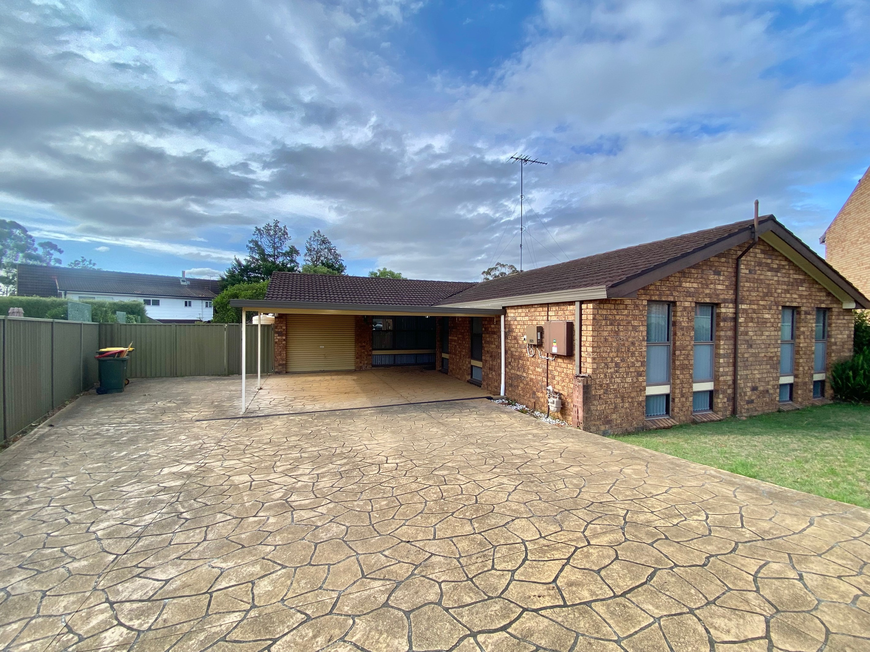 5 Giles Crescent, Ruse, NSW 2560