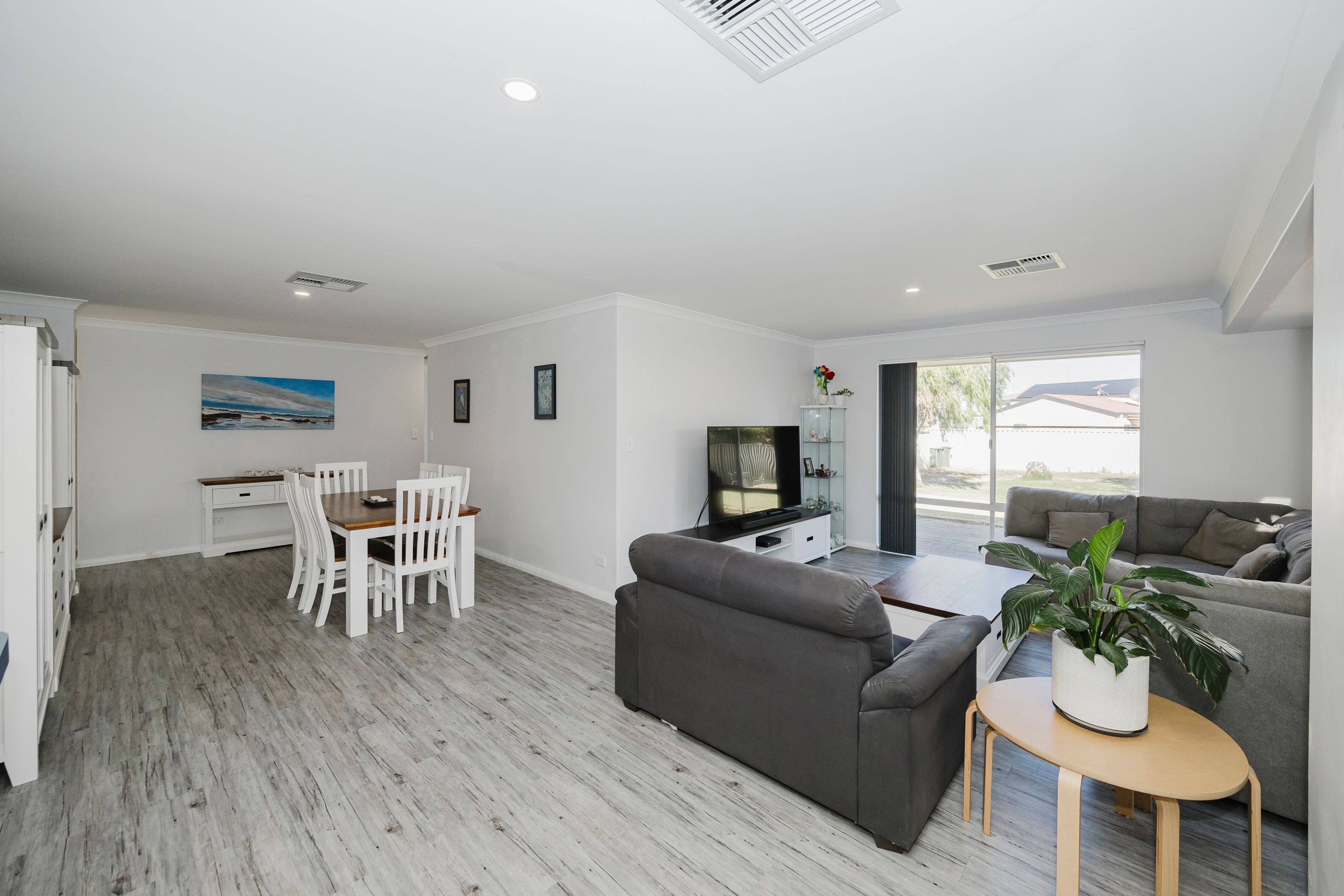 102 Damepattie Drive — photo 5 of 25