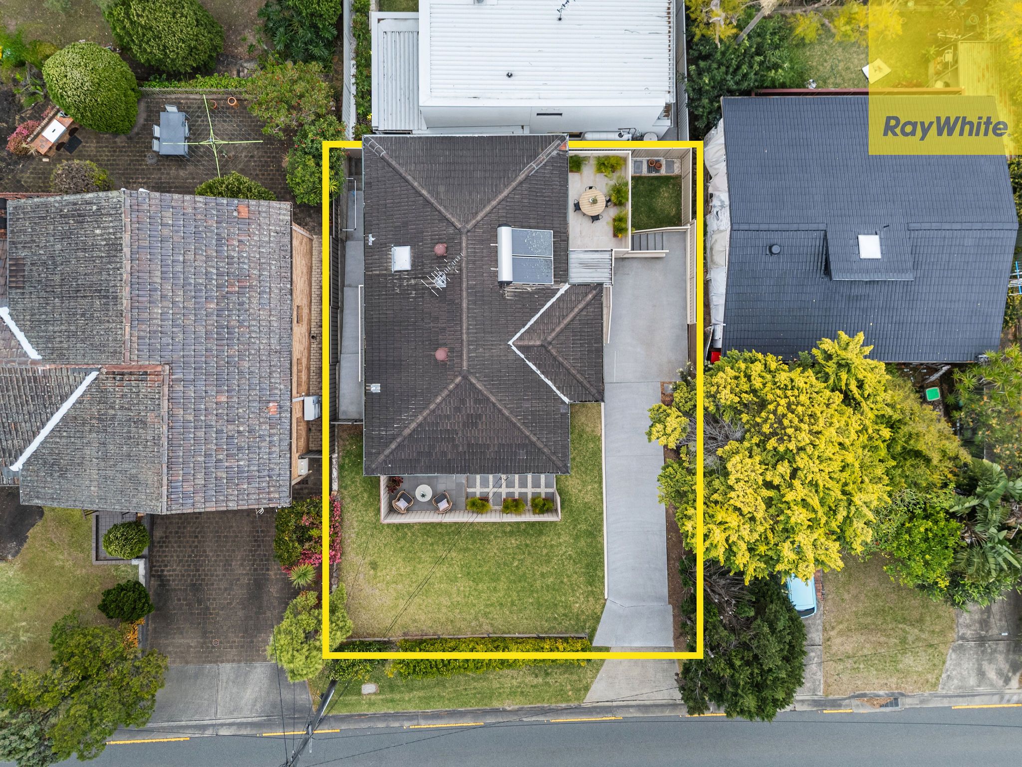 979 Henry Lawson Drive — photo 14 of 16